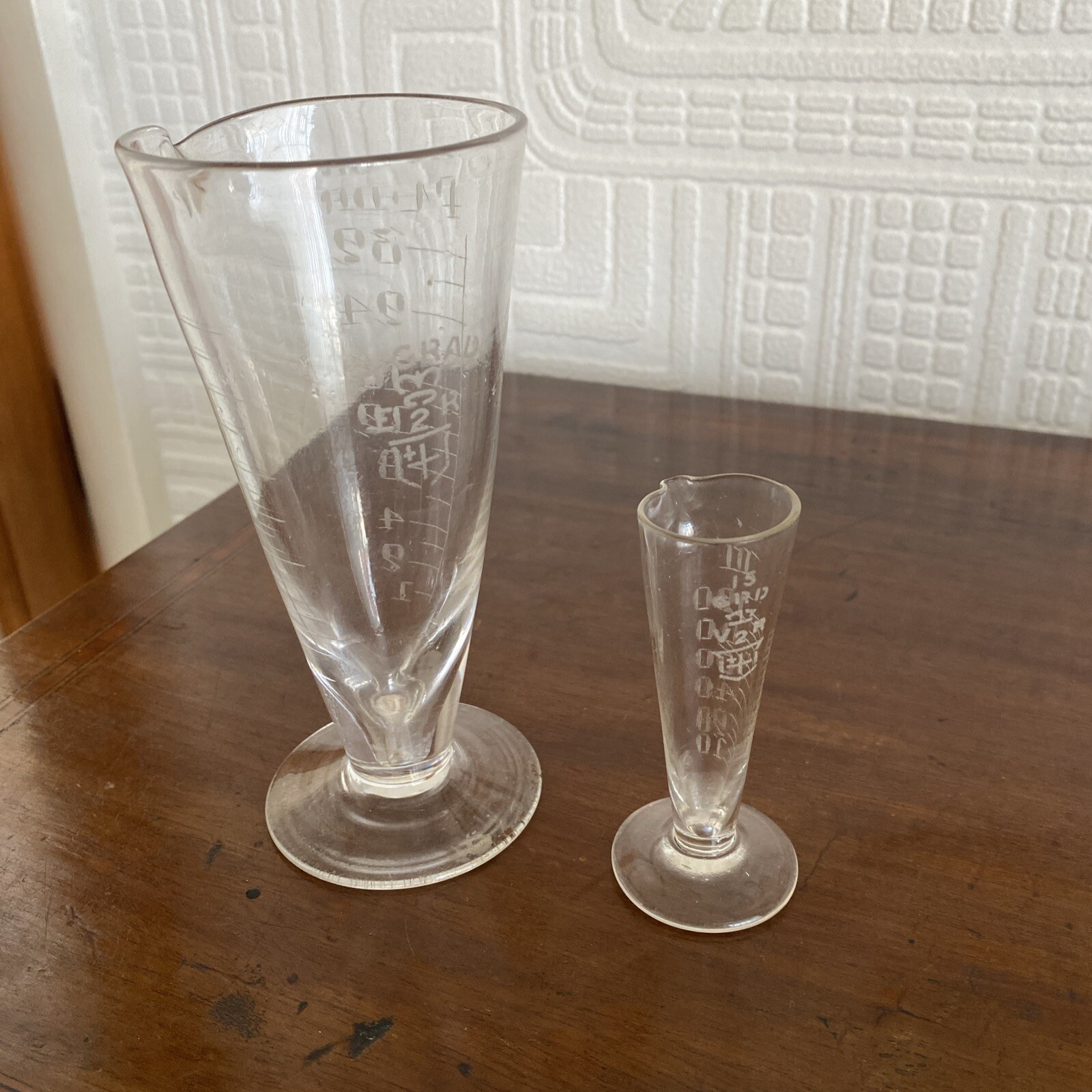 Victorian And Edwardian Etched Glass Measures With Royal Standards Marks