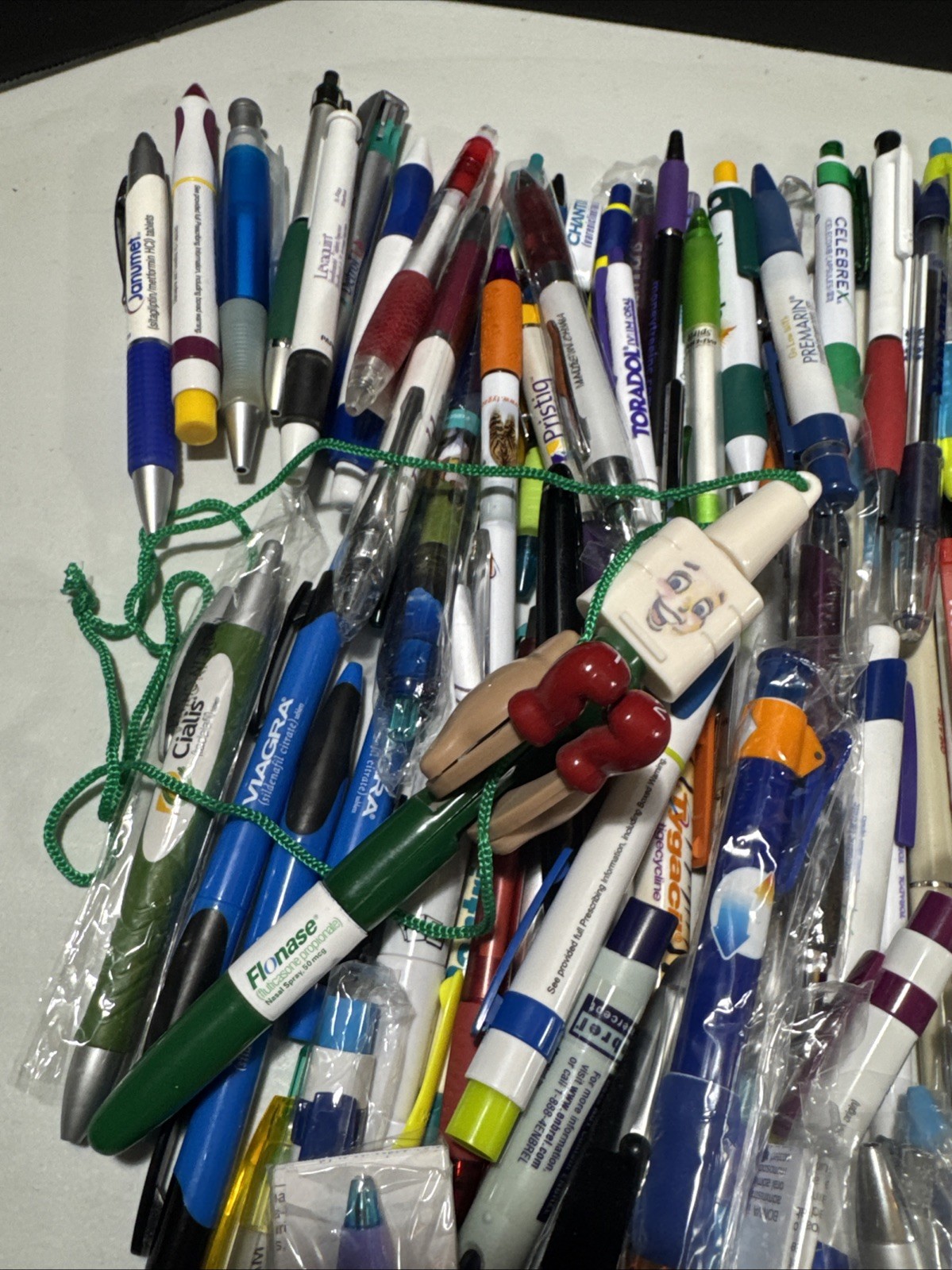 Lot 150 Pharmaceutical Drug Rep Pens!! Many New In or Out of Wrappers, Most Work