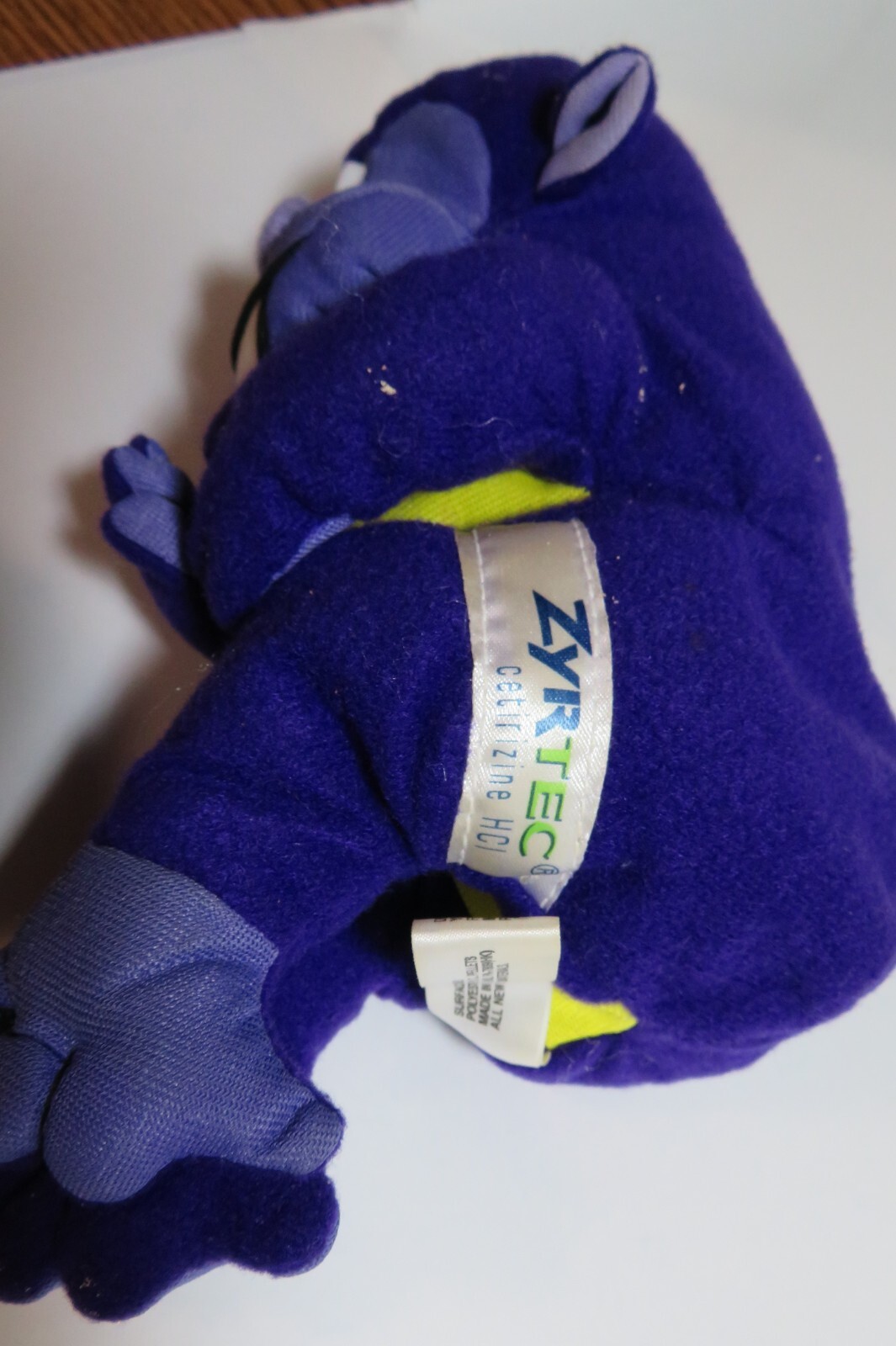 1998 ZYRTEC Purple Plush Gorilla Monkey Stuffed Toy Pharma Promo Advertisement