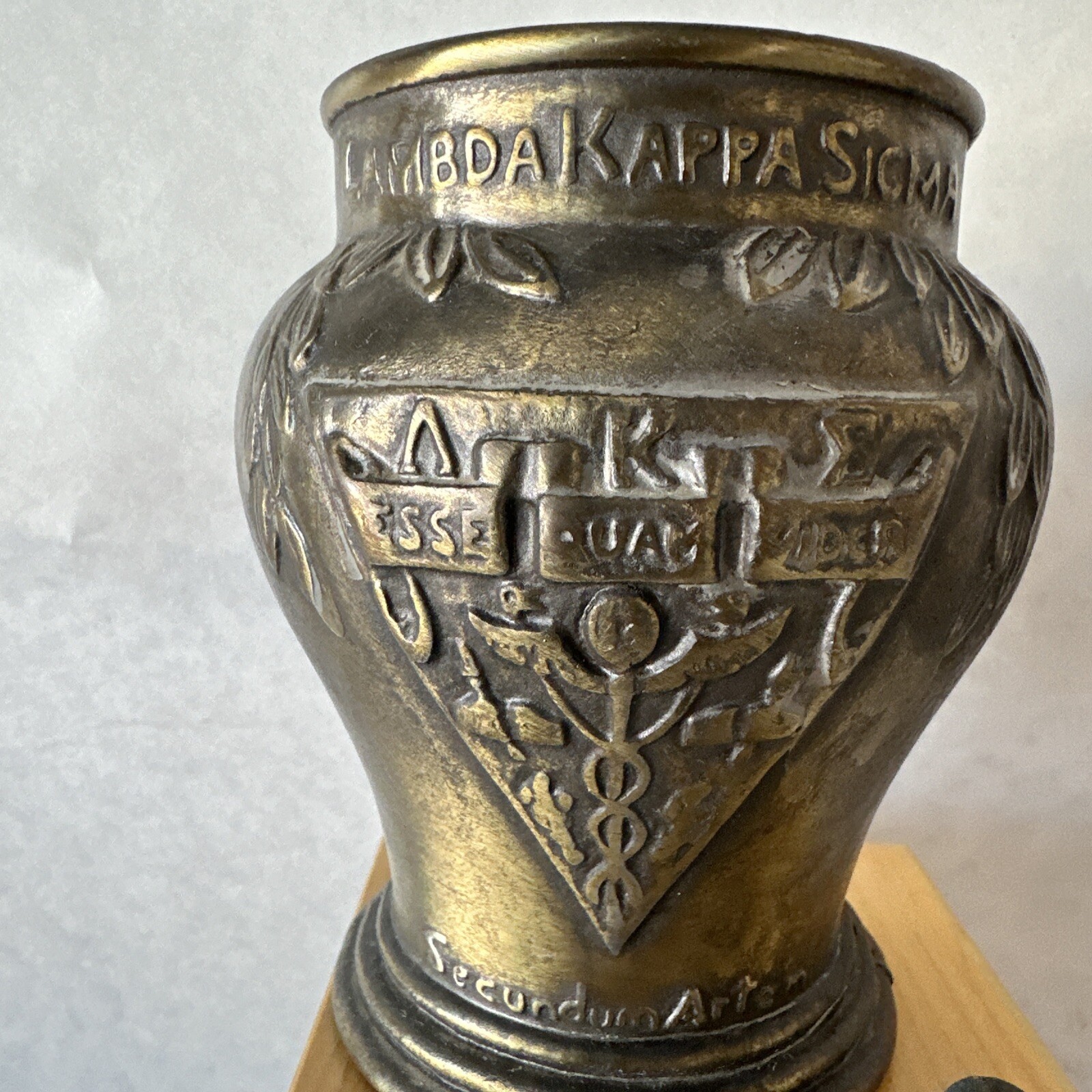 Lambda Kappa Sigma Mortar And Pestle Schering 1989 Vintage 28th Edition