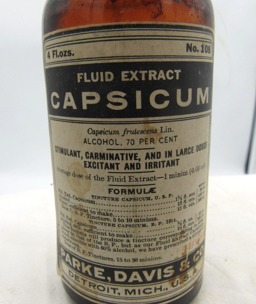 BW – 1910’s Parke, Davis & CO Detroit, Mich Capsicum Amber Medicine bottle