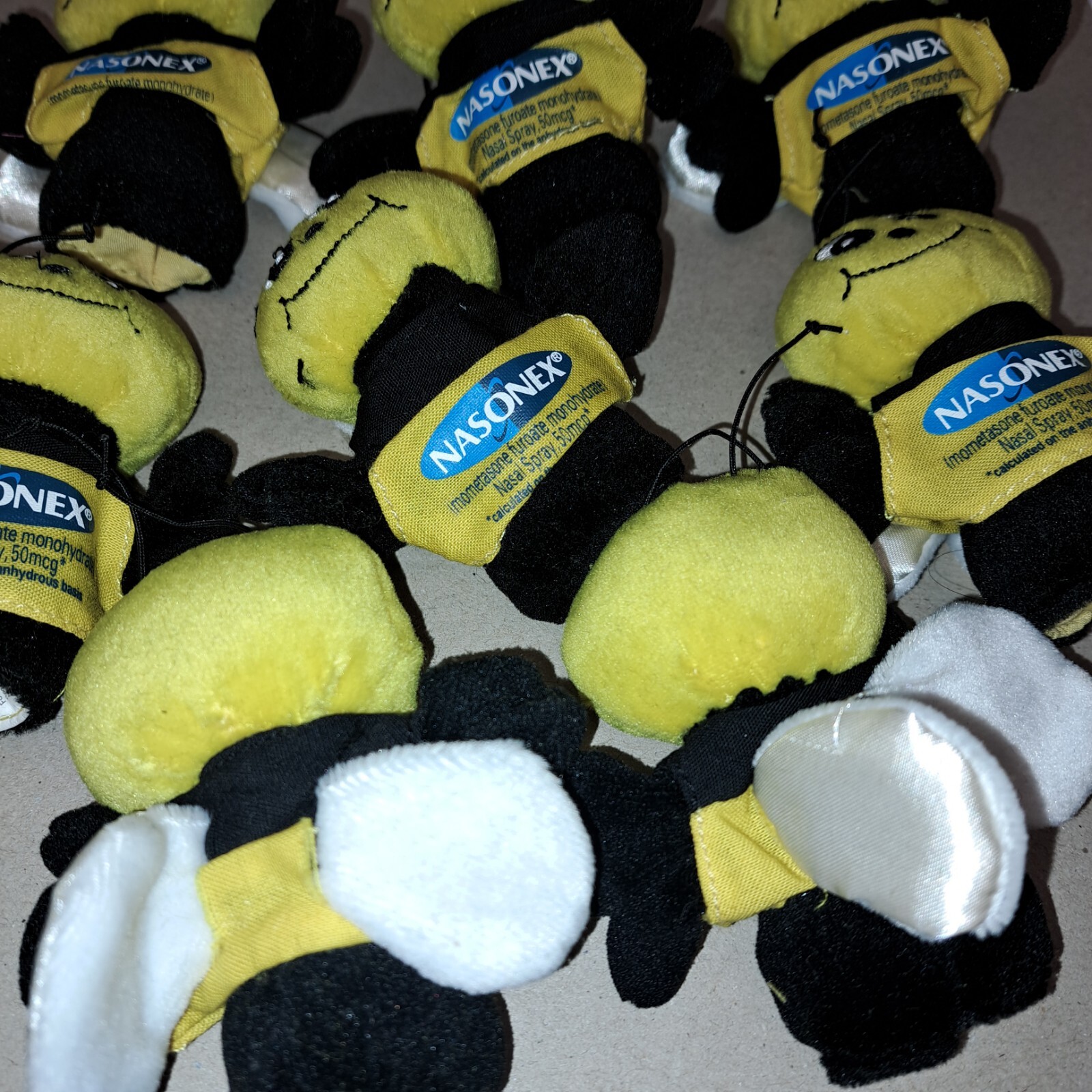 2 RARE NASONEX BEE FINGER PUPPETS PROMOTION NEW COLLECTABLE PHARMA DRUG REP NEW