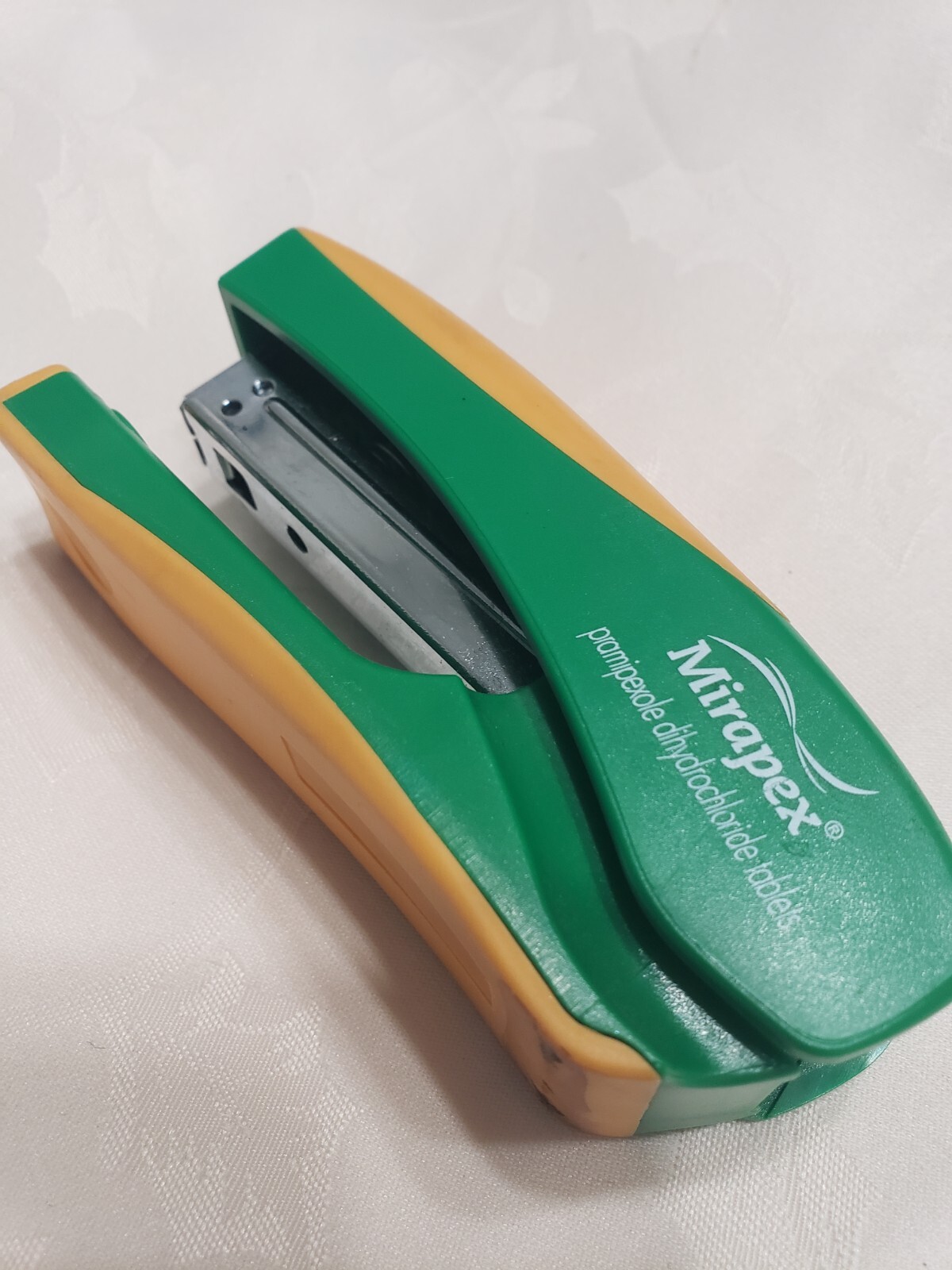 Mirapex Mini Stapler with Green Yellow Staples Drug Rep Pharmaceutical Super