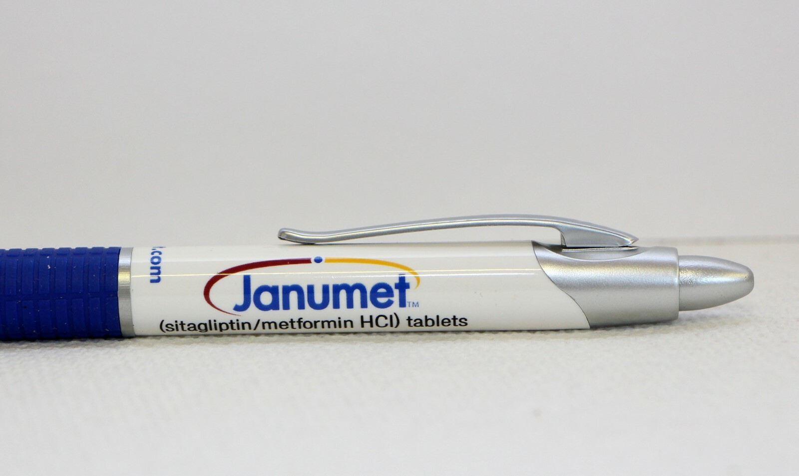 Pharmaceutical Drug Rep Collectible Pens 4 Plastic Janumet Blue on White NEW