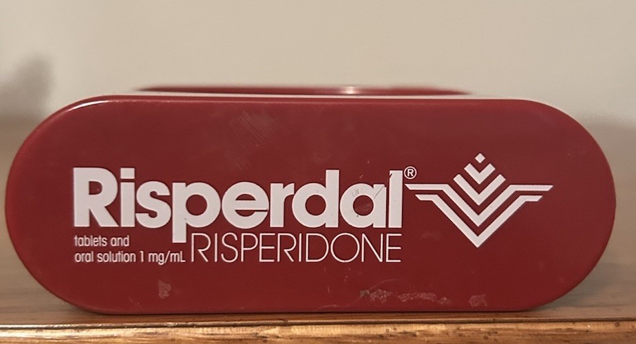 RISPERDAL RISPERIDONE PHARMACEUTICAL COLLECTIBLE M-TAB RED DESKTOP ORGANIZER