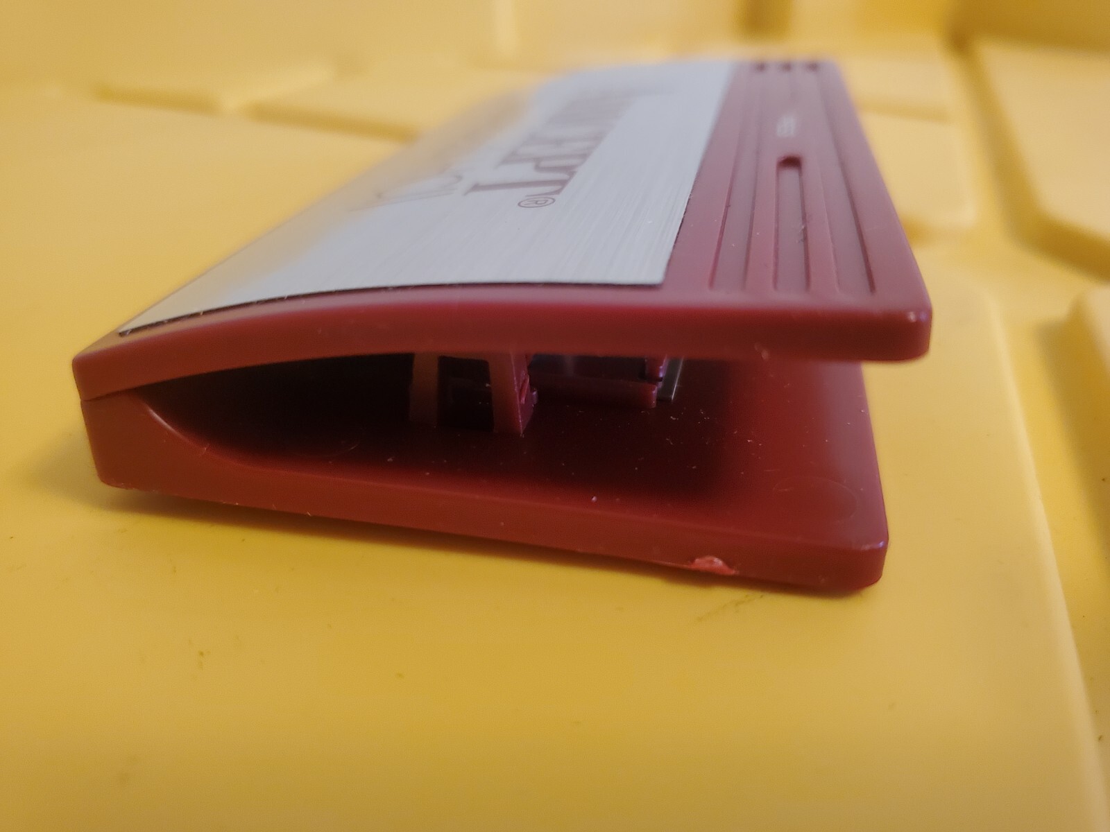 Aricept Magnetic Clip Drug Rep Promo