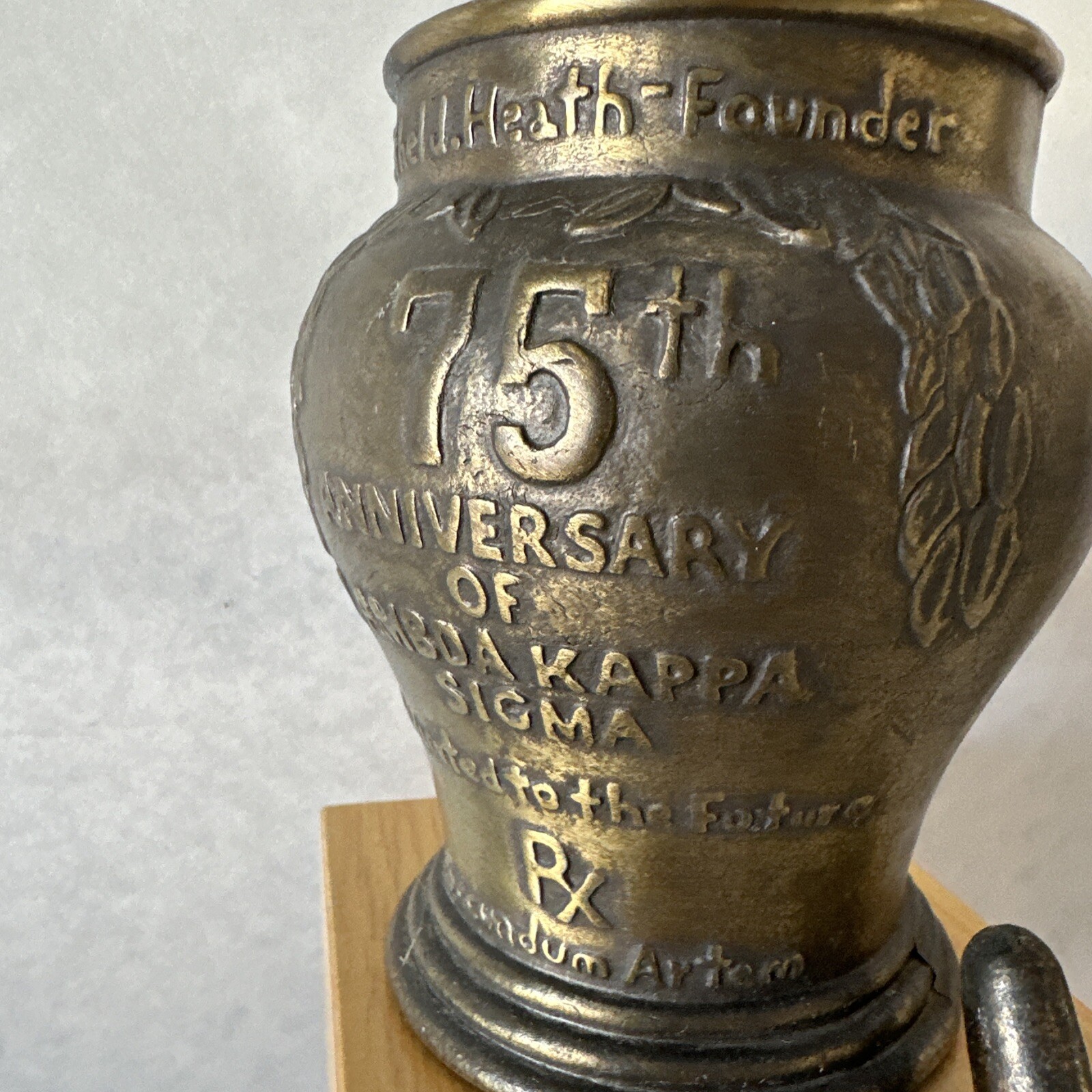 Lambda Kappa Sigma Mortar And Pestle Schering 1989 Vintage 28th Edition
