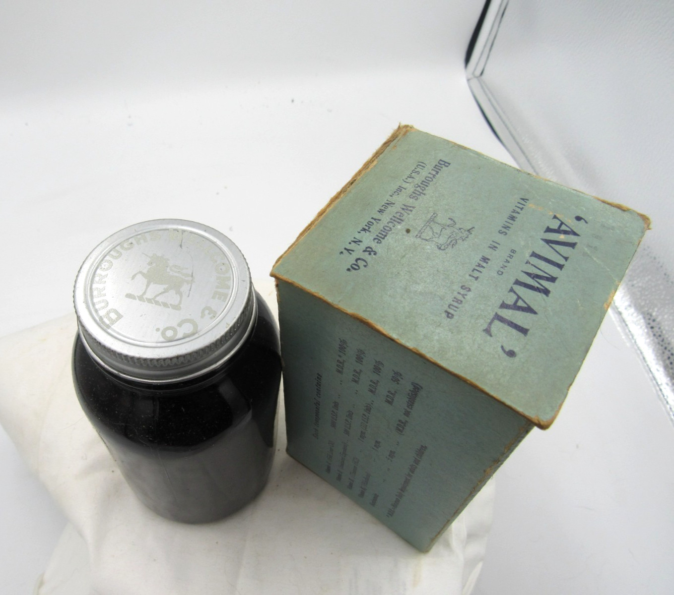 BW – 1940’s Burroughs Wellcome Avimal Tuckahoe NY 4 3/8 ” Amber Medicine bottle