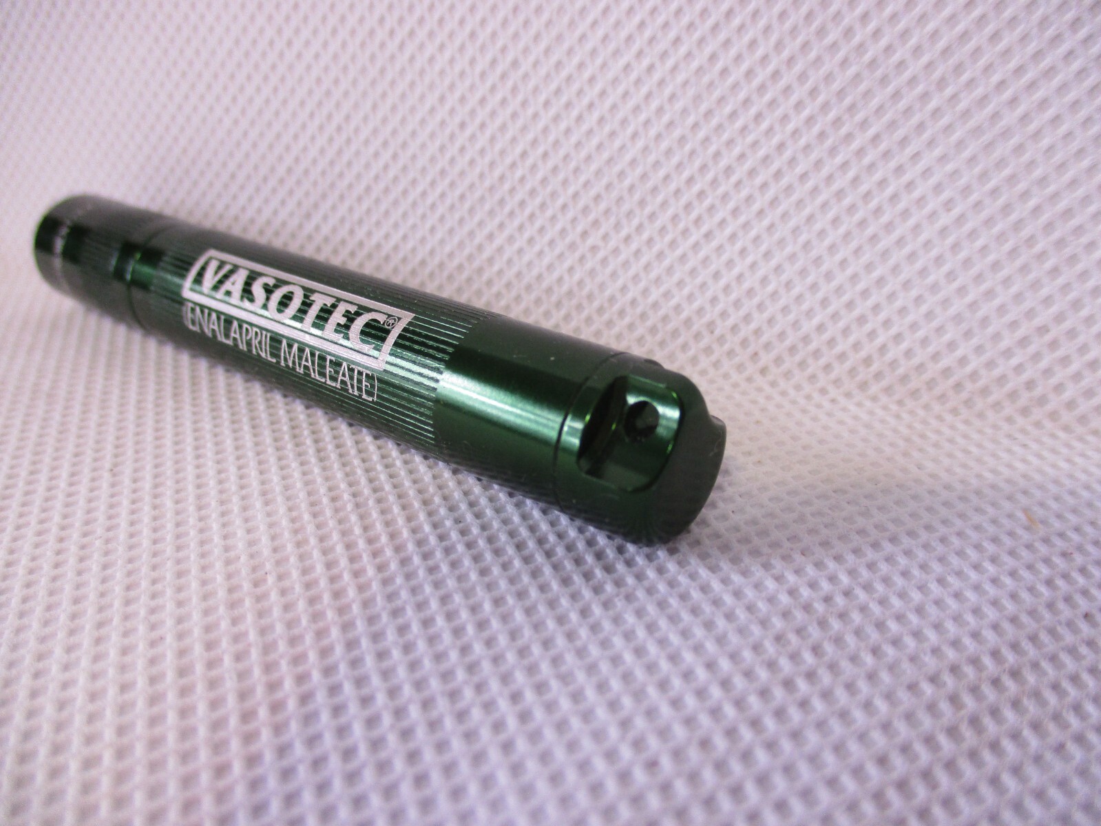 Vasotec Green Keychain Flashlight Pharmaceutical Drug Rep Promo Advertisement