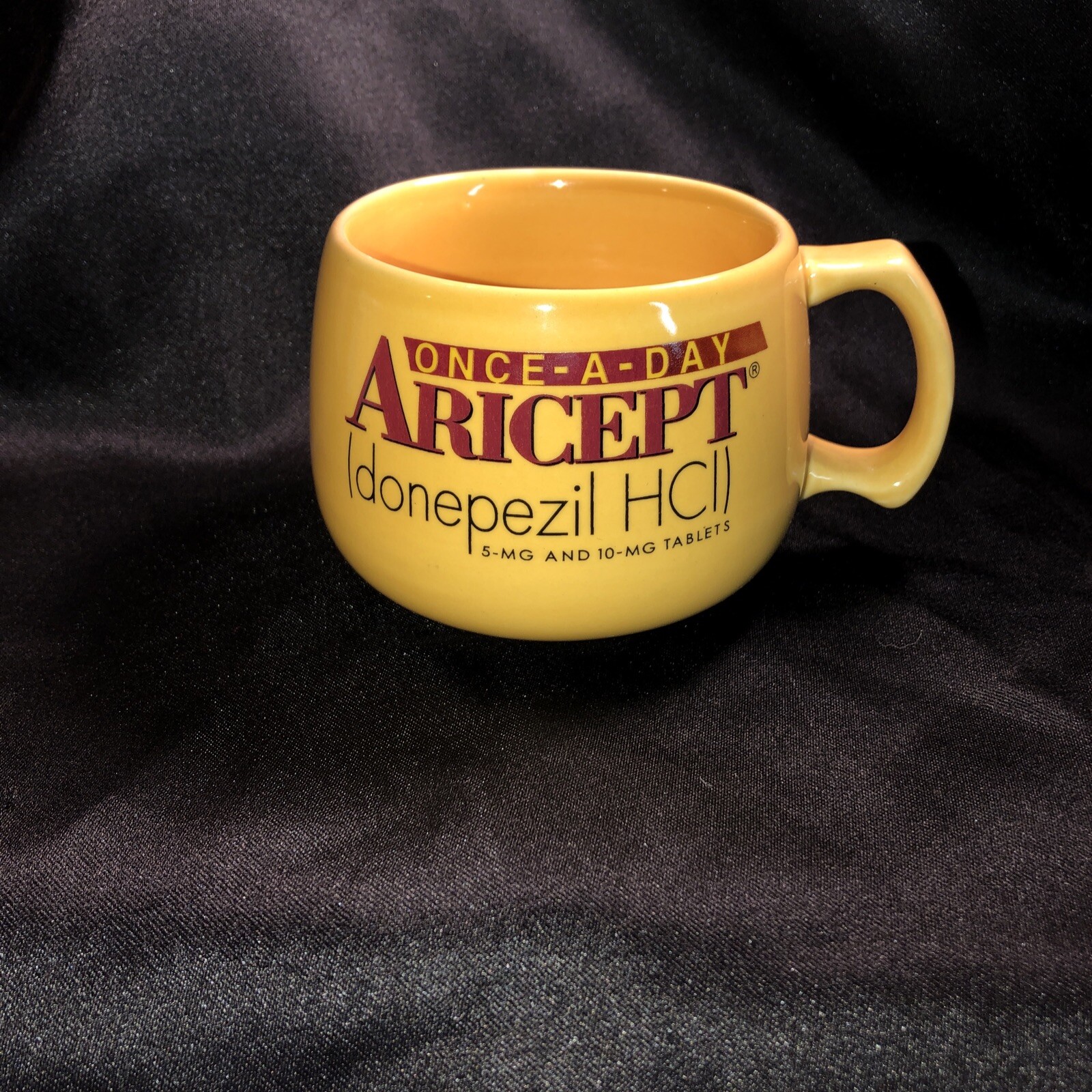 Aricept Drug Rep Promo Coffee Cup Yellow Pharmaceutical Advertising Banned Gifts