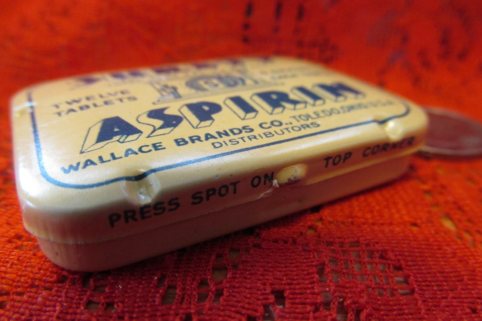 Vintage Metal Surety Aspirin tin Box Wallace Brands Co. USA full