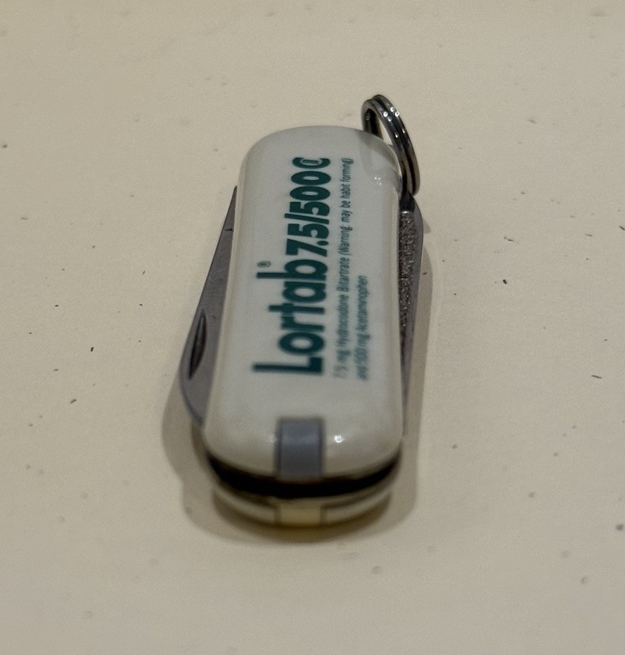 Vintage Lortab Pharmaceutical Marketing Swiss Army Knife Victorinox 7.5/500