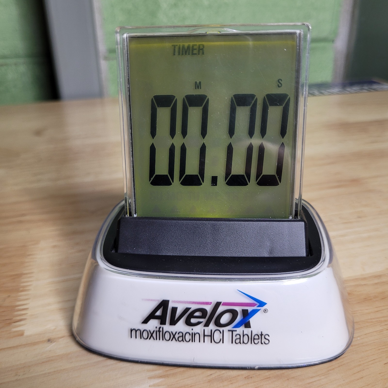 Avelox Moxifloxacin HCl LCD Desk Clock Temp Date Timer Alarm Drug Rep Promo