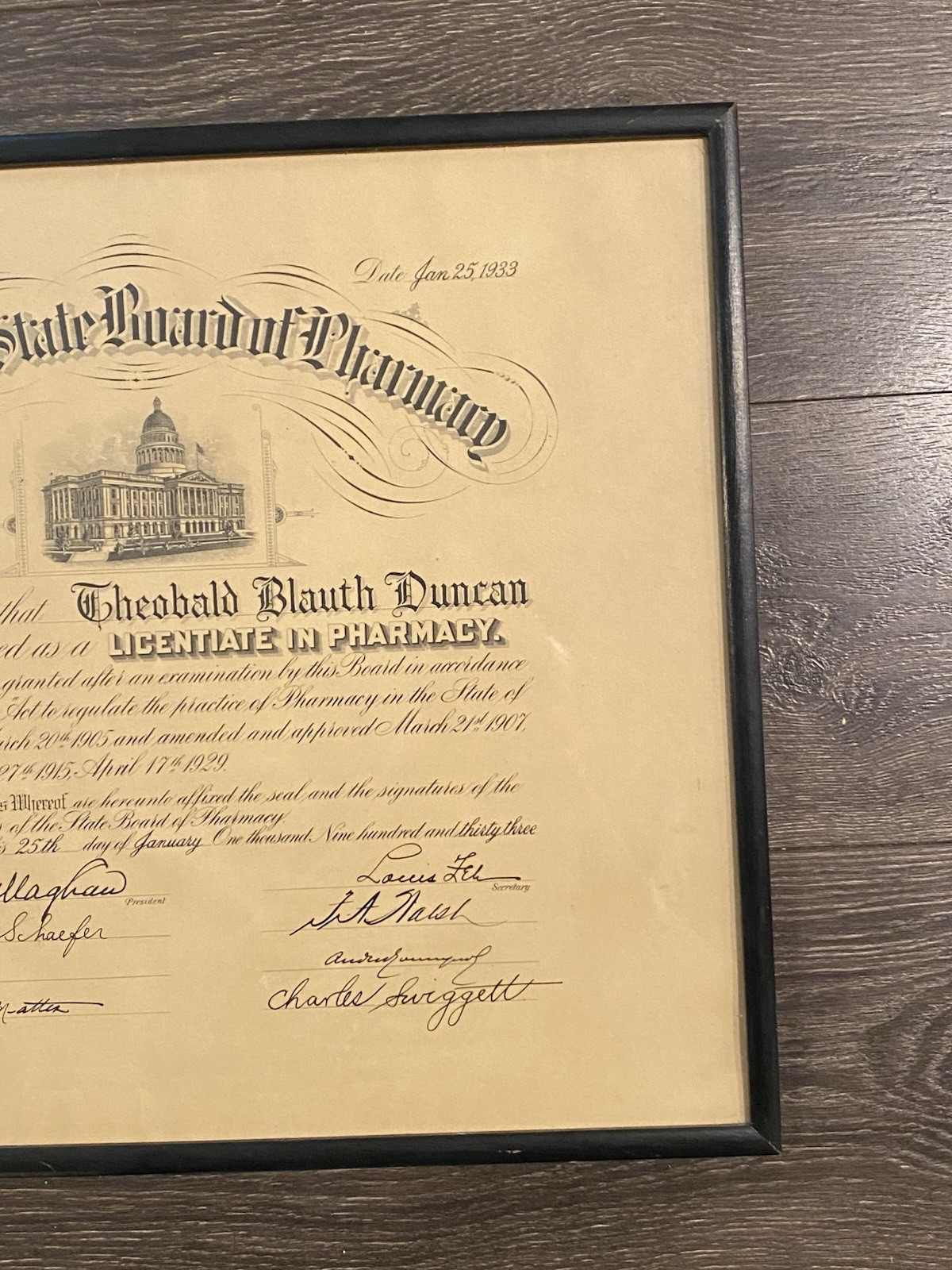 1933 CALIFORNIA STATE BOARD OF PHARMACY LICENTIATE IN PHARMACY WOOD GLASS FRAME