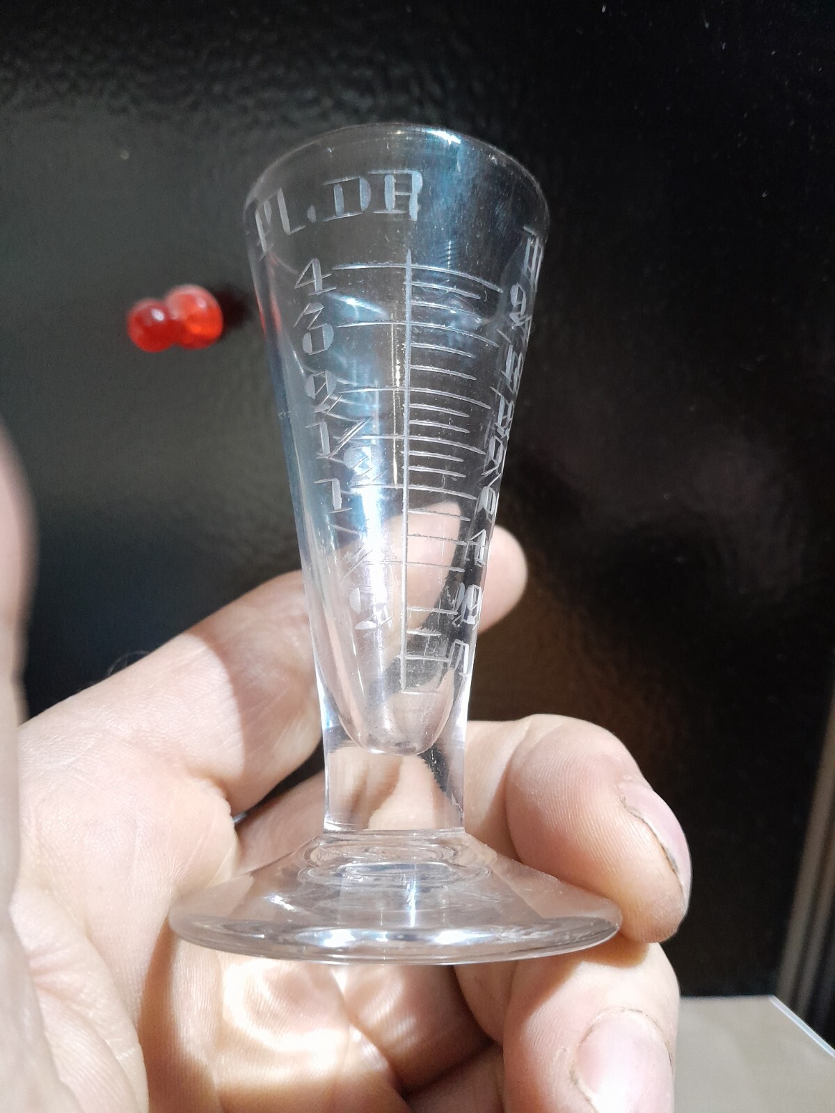 Antique Victorian measuring glass beaker apothecary etched marks Fl. DR
