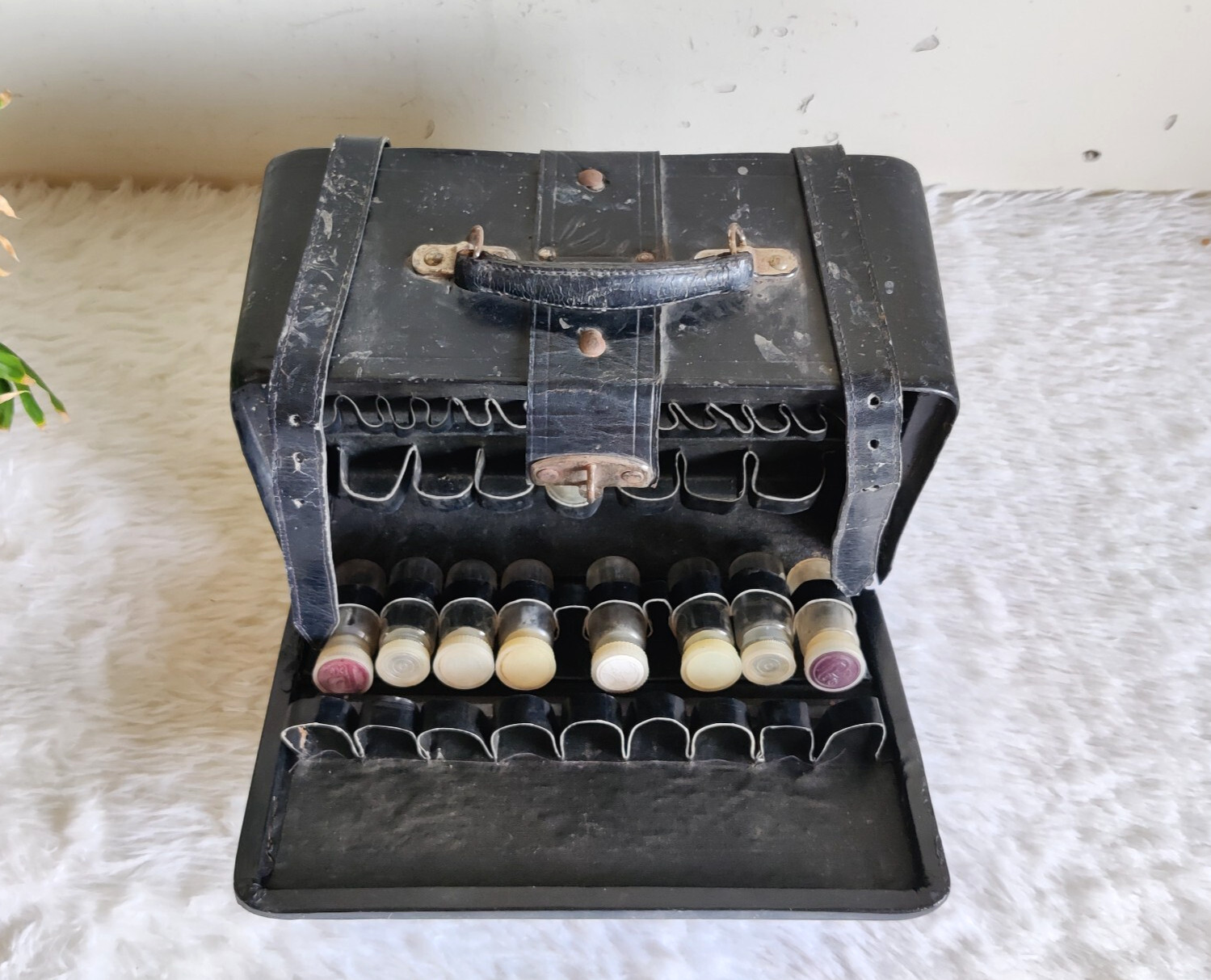 Vintage Fabricks Wood Leather Homoeopathic USA Medicine Case Travel LETH113