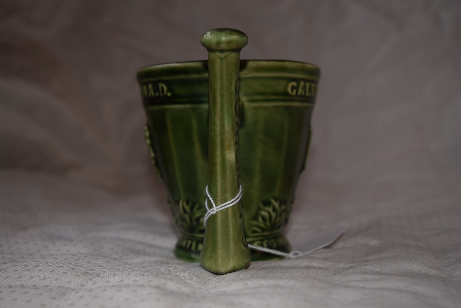 Vtg McCoy Art Pottery Galen Pharmacy Mortar & Pestle 4″ Mug Schering GREEN 51170