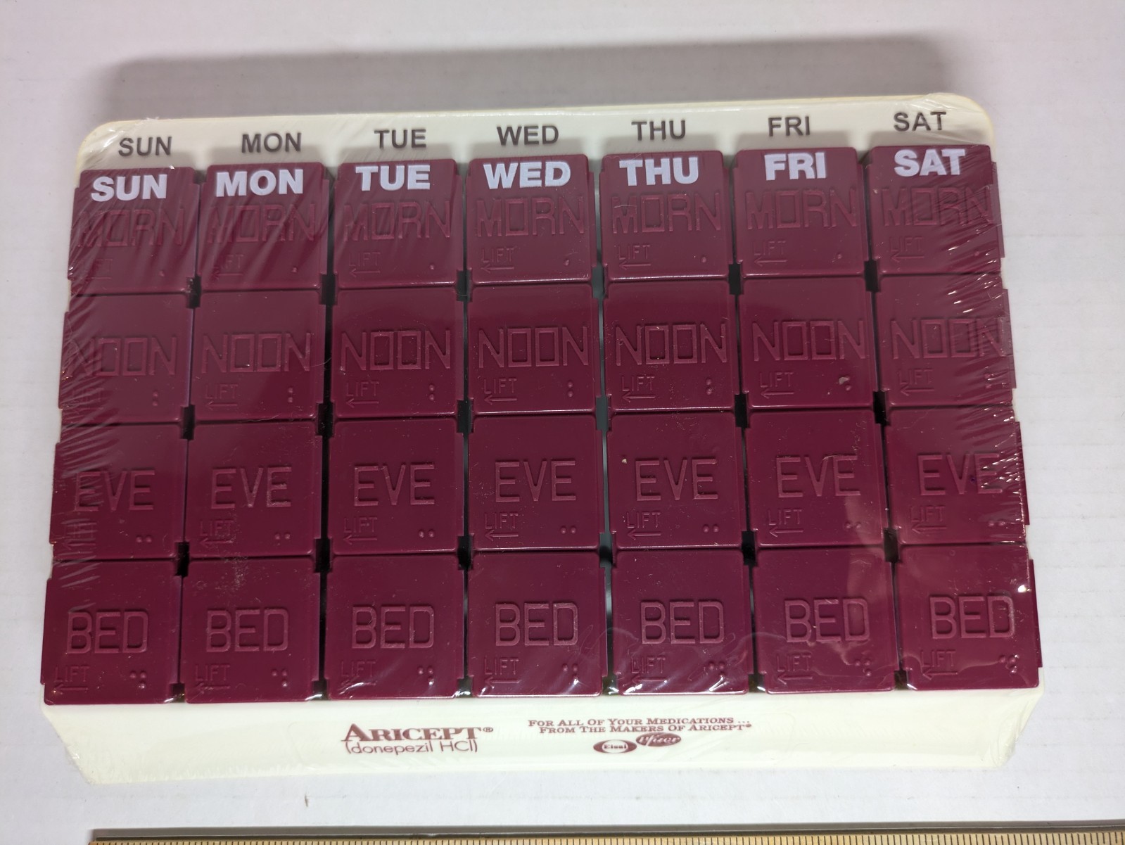 SEALED Vintage Aricept Pharmaceutical Drug Rep Promo 7 Day Pill Organizer Sorter