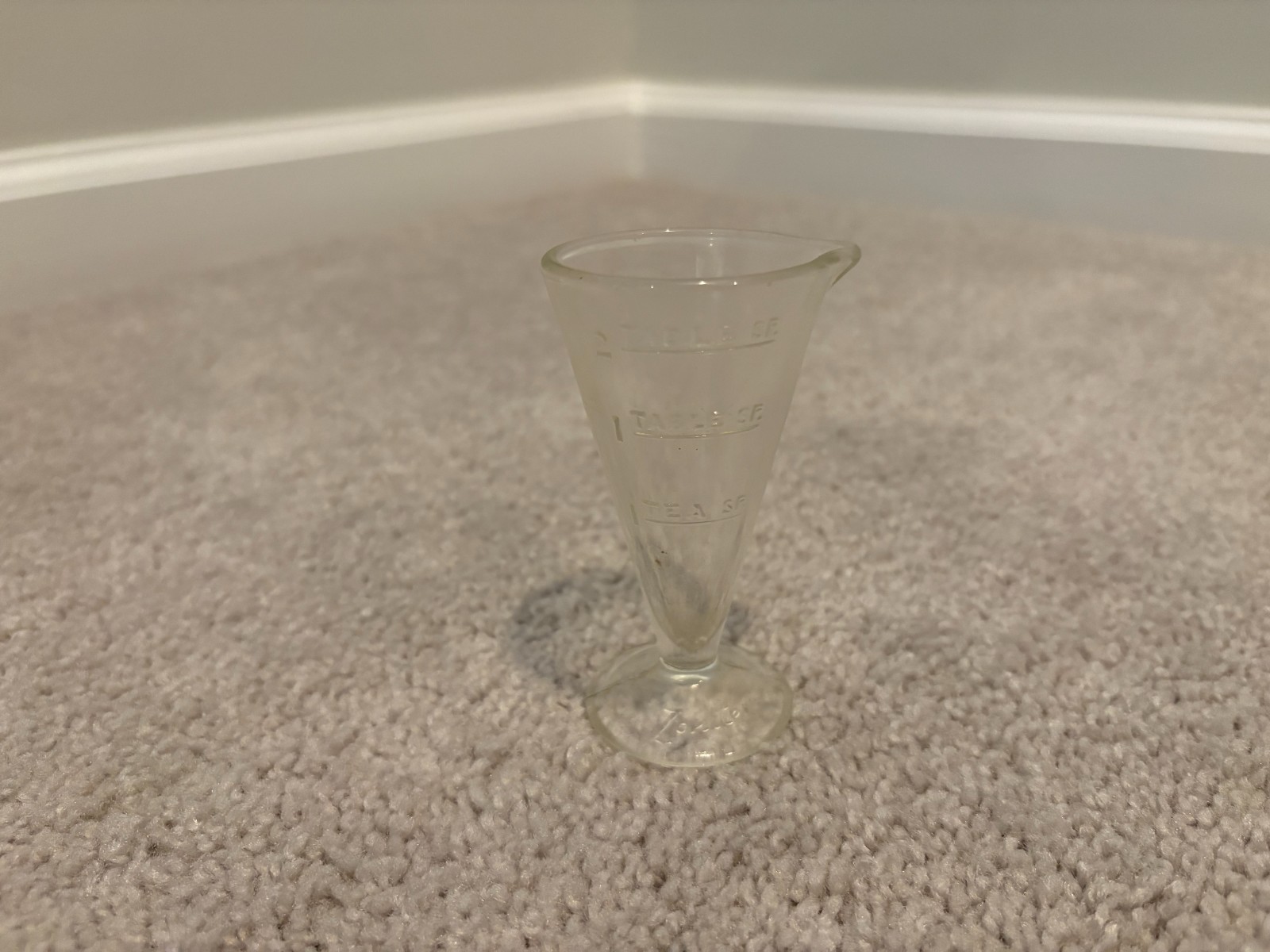 Apothecary Dose Measurement Glass Cup Flask Zonite