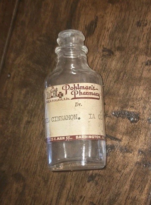 Pohlmans Pharmacy Barrington Illinois MEDICINE BOTTLE Oil Cinnamon