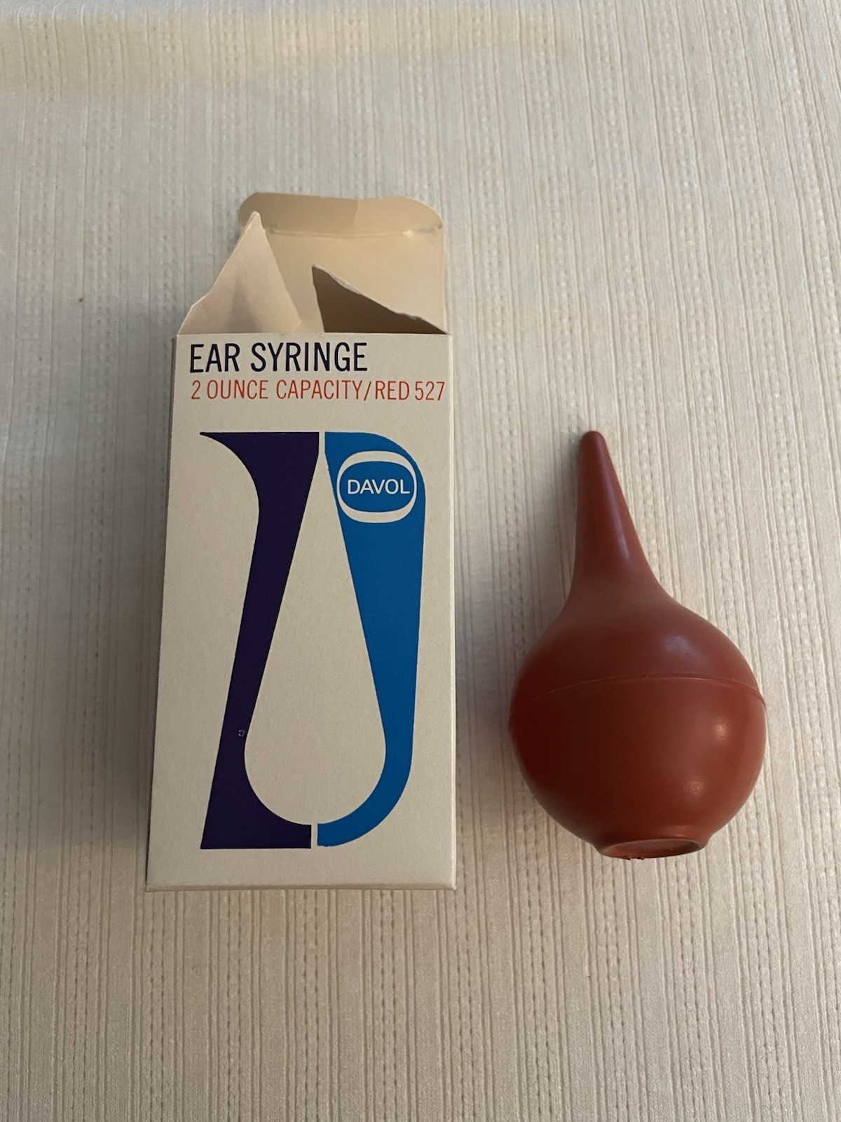Vintage Davol Reusable Rubber Ear Syringe 2 oz Red original box, MPN 527