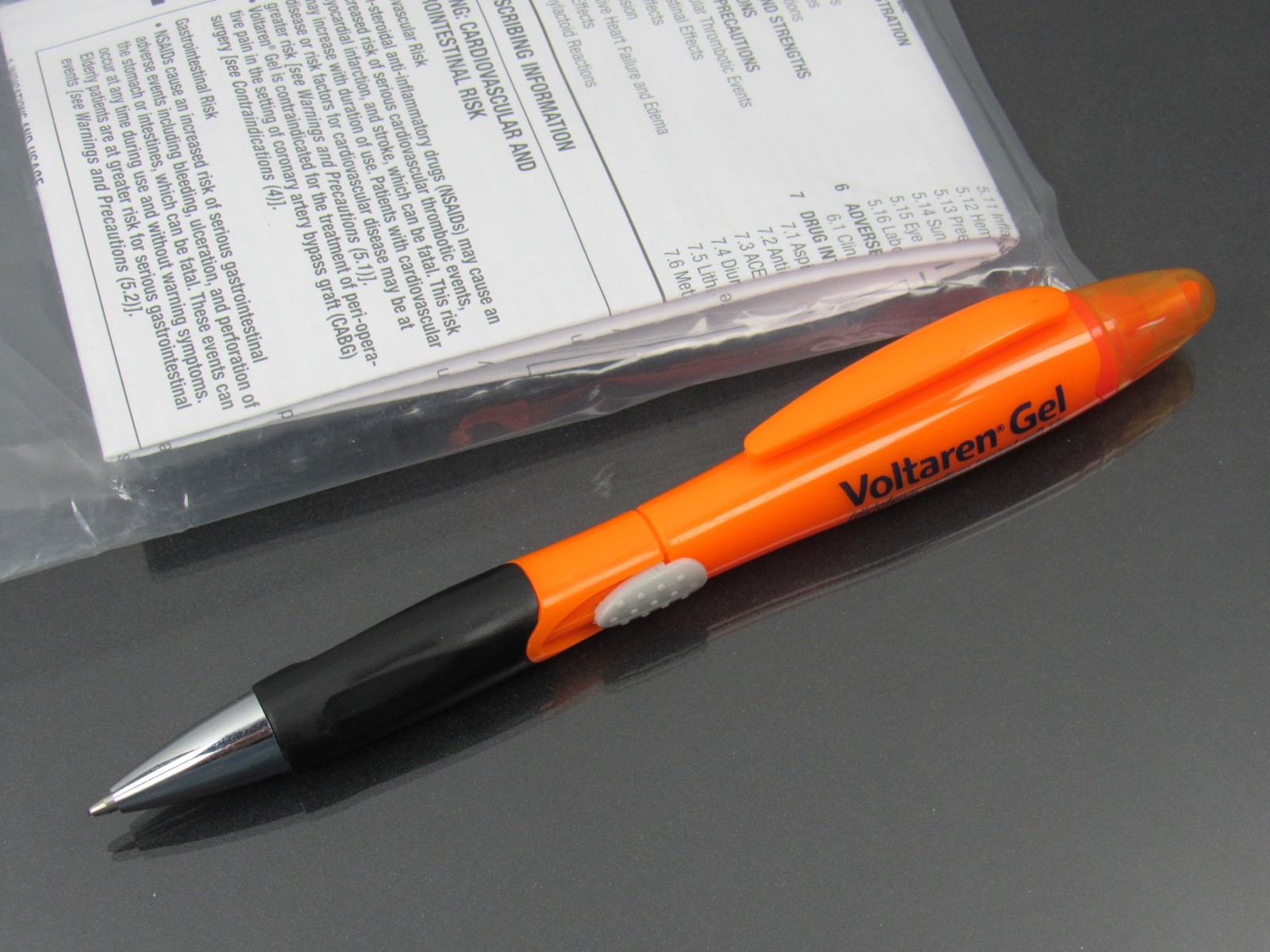 Sealed Voltaren Gel PEN & Highlighter Drug Rep Pharmaceutical Promo Advertising