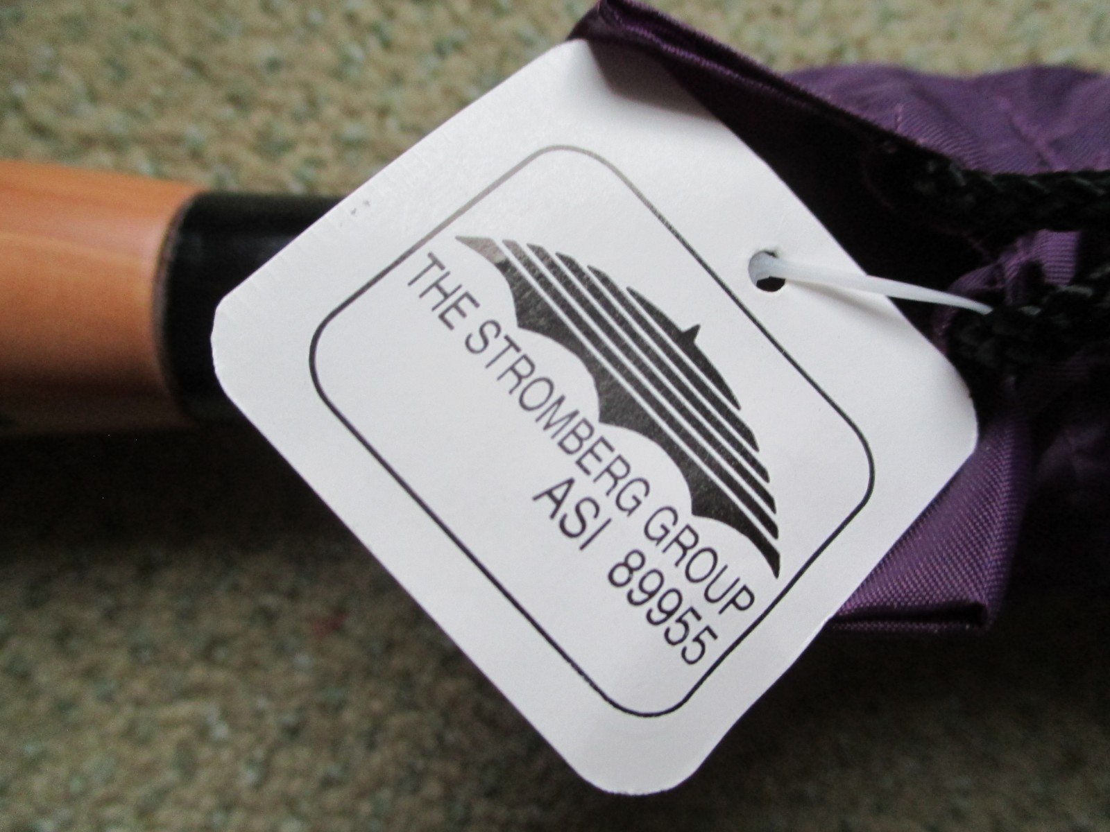 Stromberg golf folding push button umbrella 48in Sustiva logo purple with case