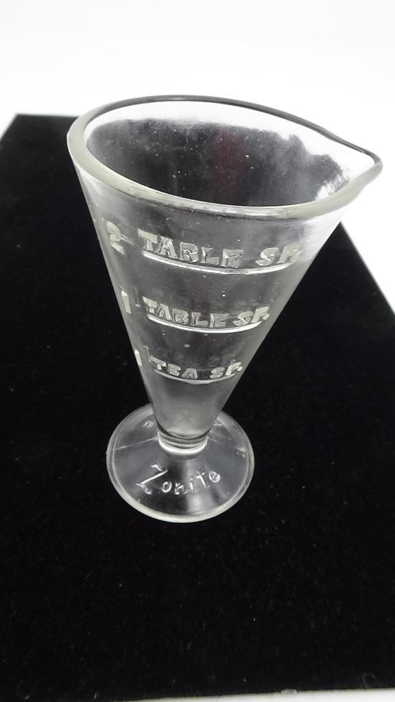 Vintage Zonite Embossed Glass Apothecary Medical Measuring Cup NICE!