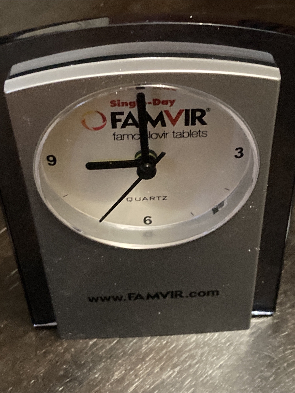 Famvir Desk Alarm Clock