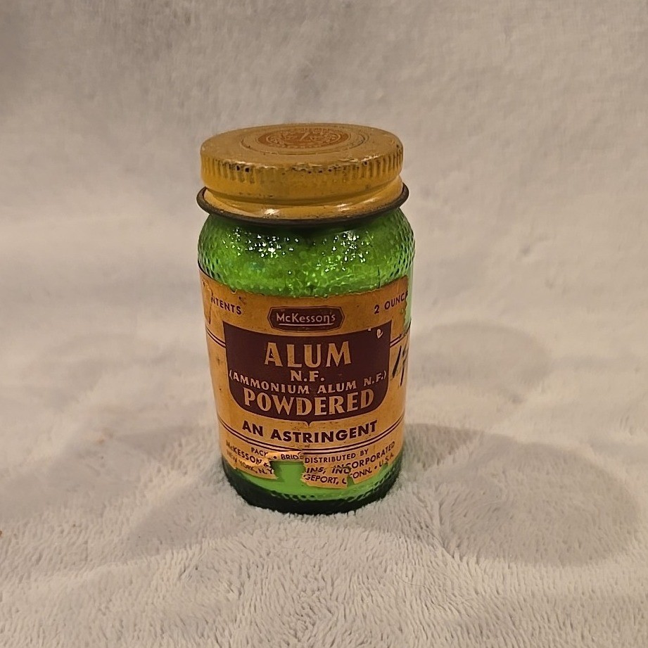Vintage McKessons Alum Powdered Green Glass Apothecary Bottle 2oz Astringent Jar