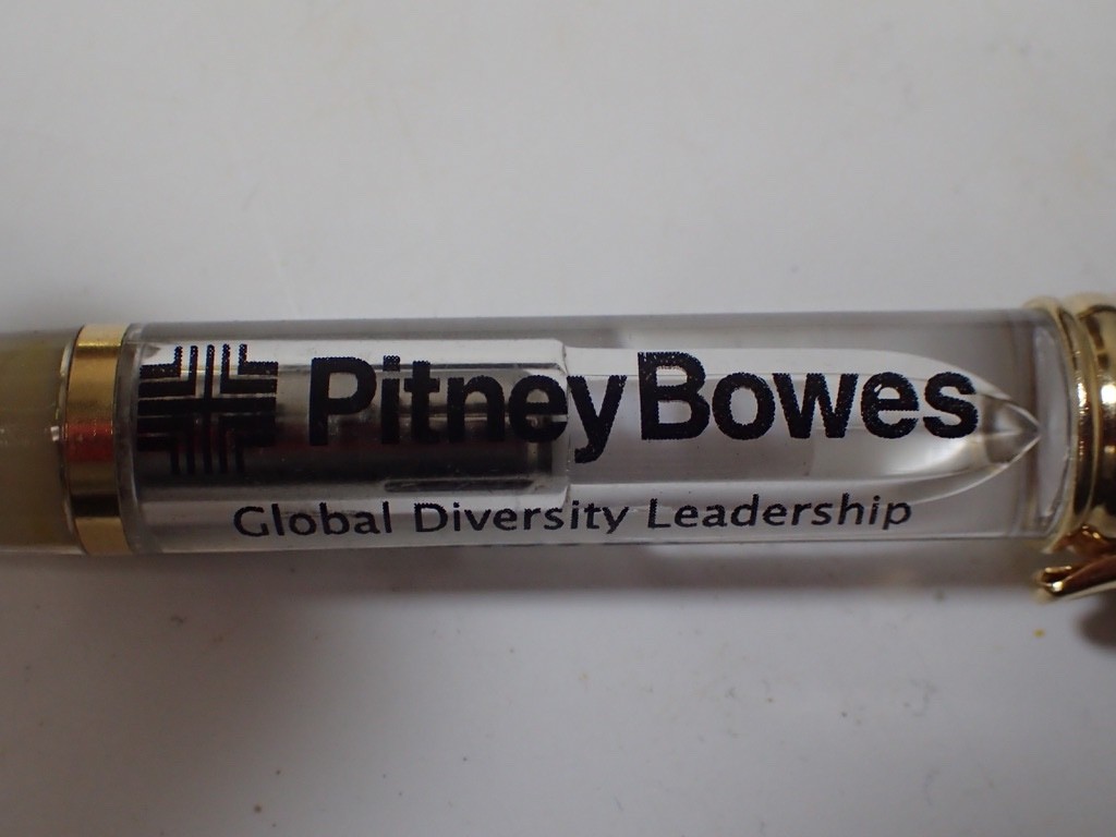 (18) High-End Pharmaceutical & More Advertising Pens Plastic & Metal Some Lights