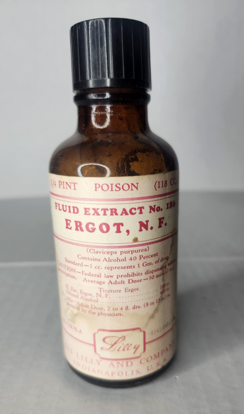 EMPTY Vintage Eli Lilly No. 186 Ergot, N.F. Pharmaceutical 1/4 pt, Over 51 years