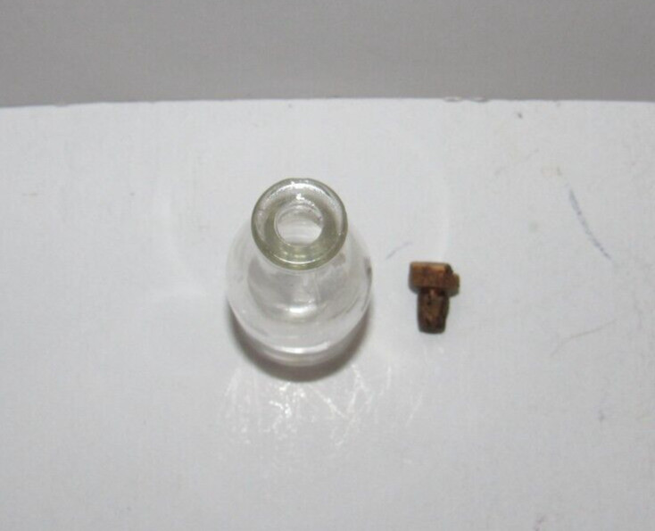 United Glass Bottle UGB (8-s) England Miniature Clear Glass Medicine bottle 3″H