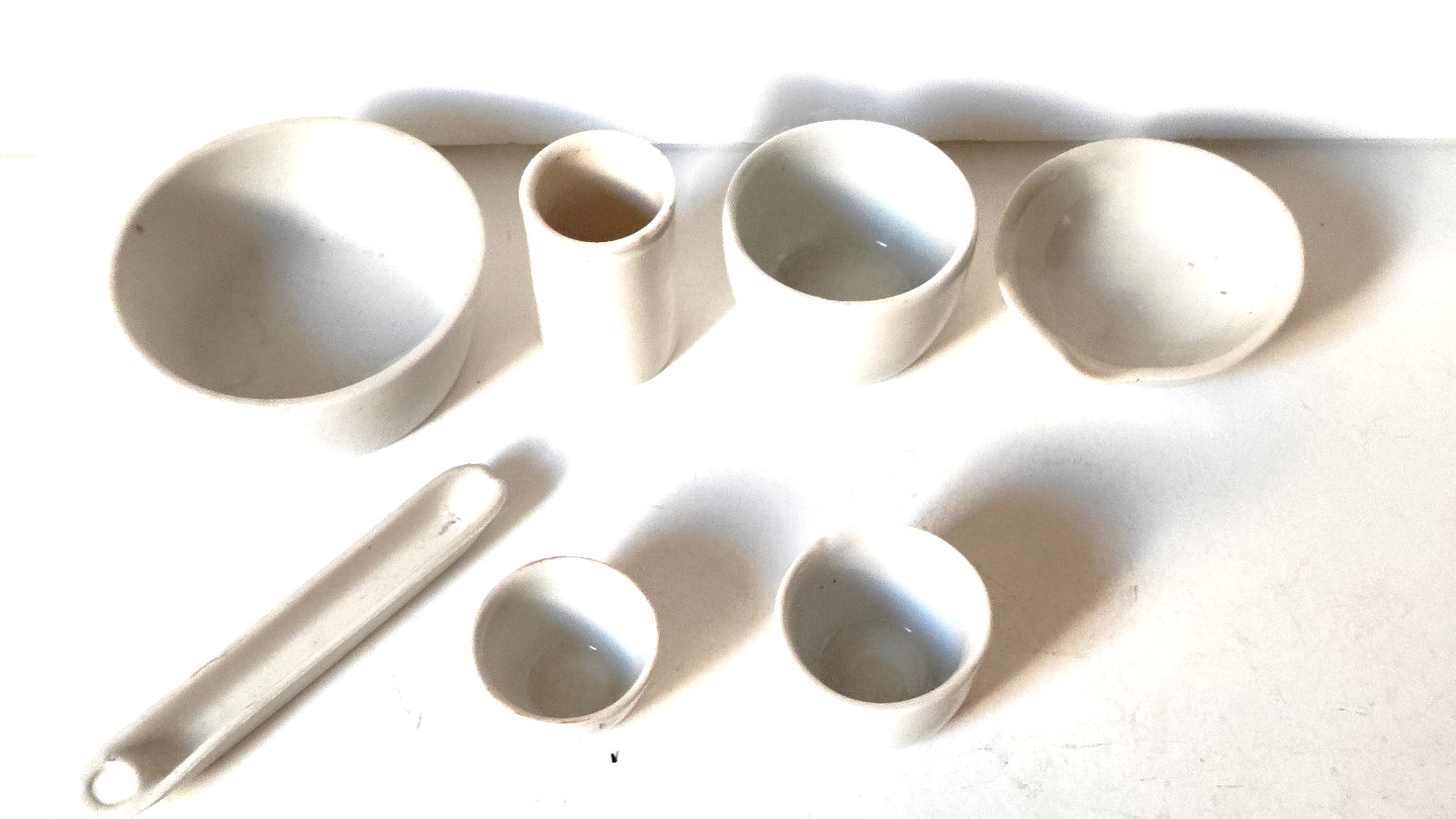 PORCELAIN SMALL VESSELS, Evaporating Dishes, Set of 7 – Pharmacy, Labs, Vintage