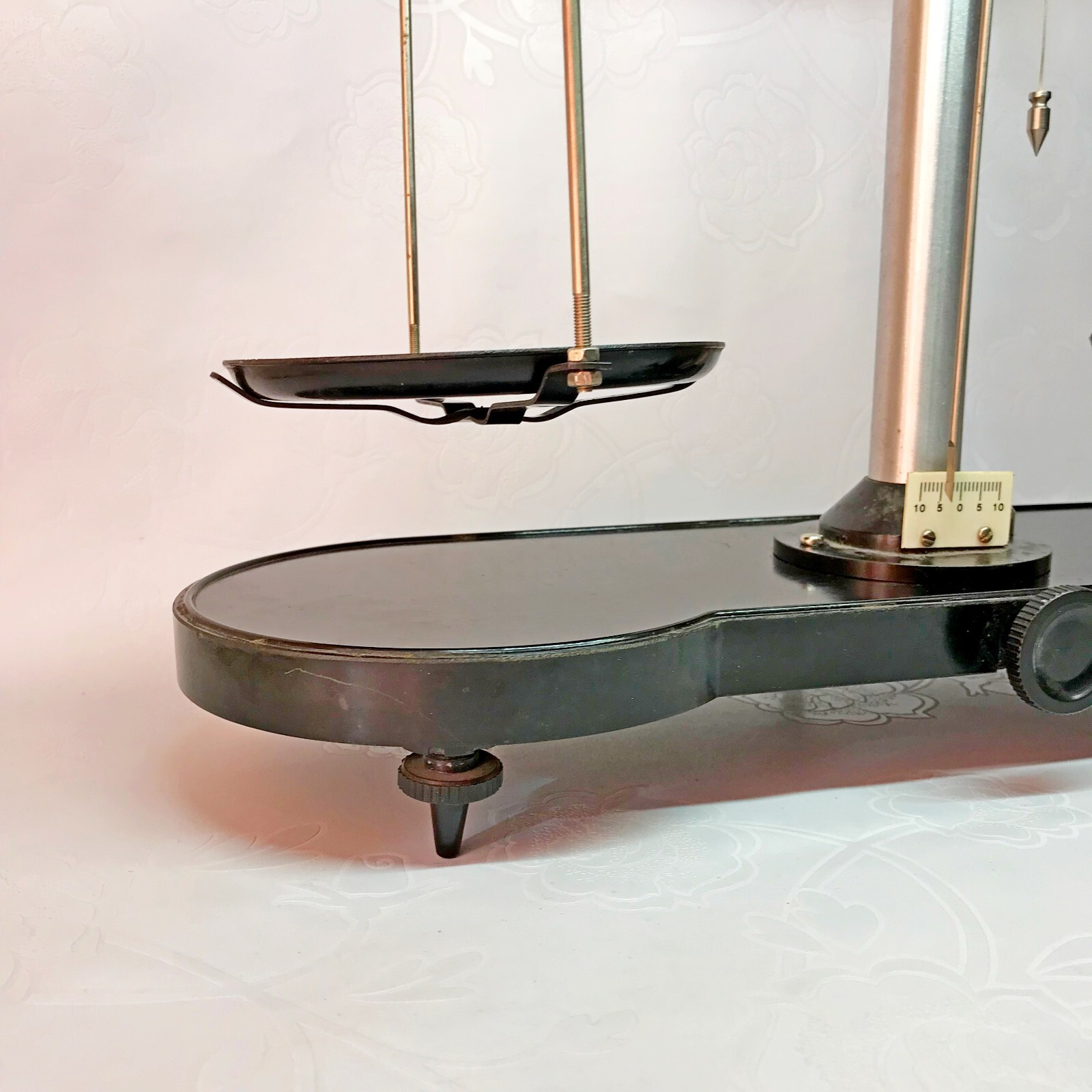 vintage pharmacy scales Kofardzhiev – Laboratory scales