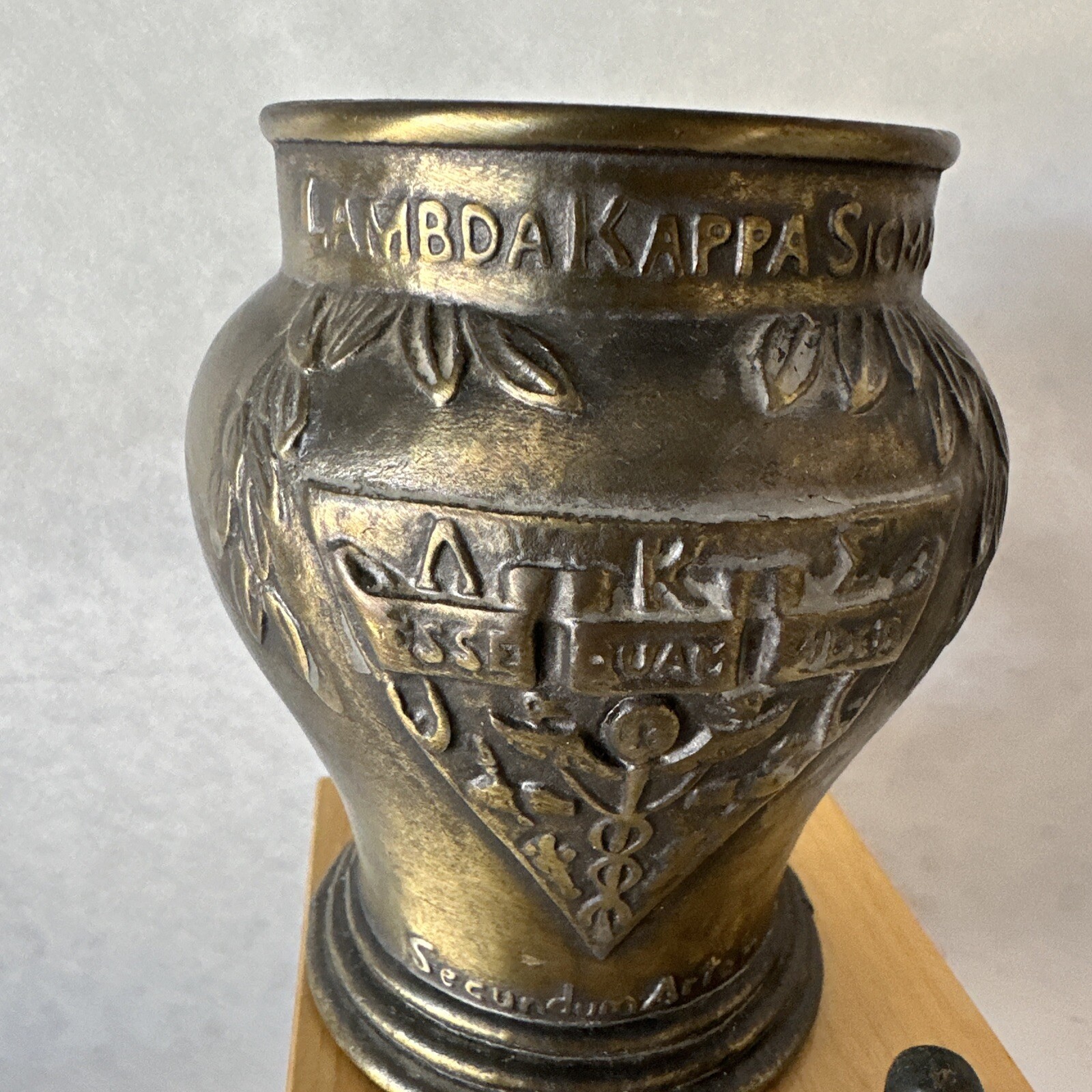 Lambda Kappa Sigma Mortar And Pestle Schering 1989 Vintage 28th Edition
