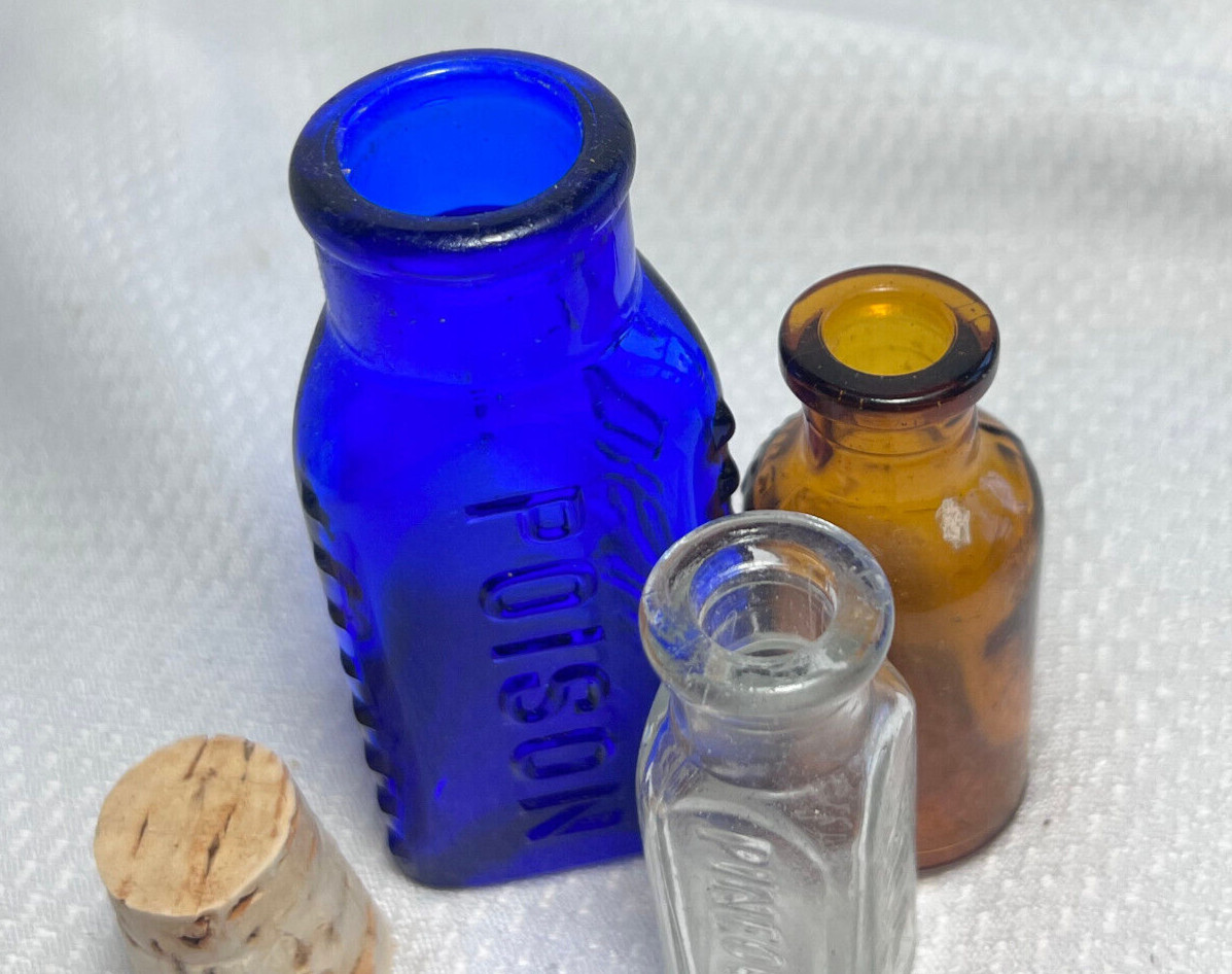Vtg Blue Brown & Clear Drug Store Pharmaceutical Poison Trial Lot Of 3 Bottles