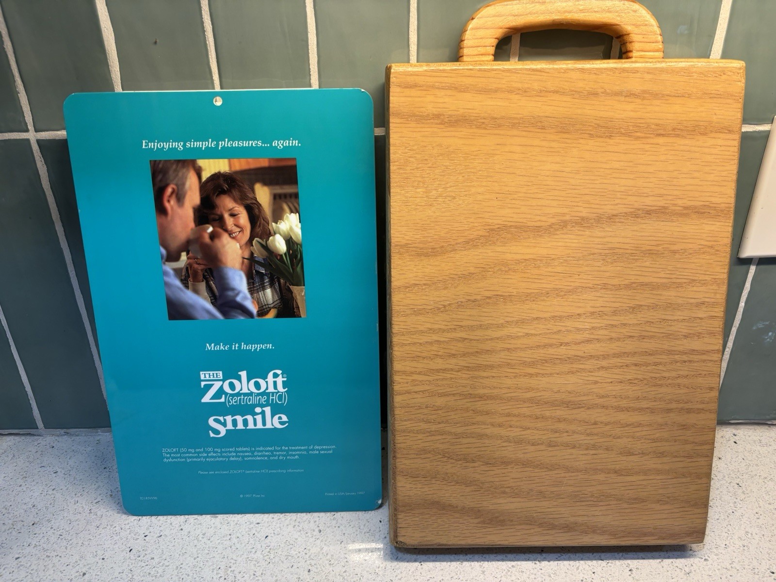 Zoloft Drug Rep Collectible Clip Board/Box , DSM-IV Mood Disorders Insert