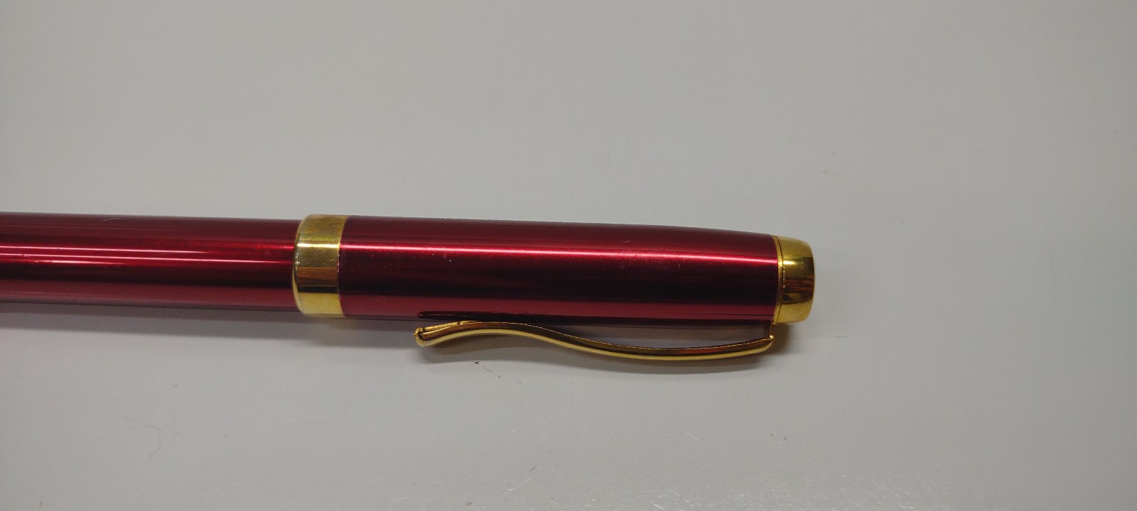Aricept Donepezil HCL Pharmacutical Promotional Pen Red and Gold