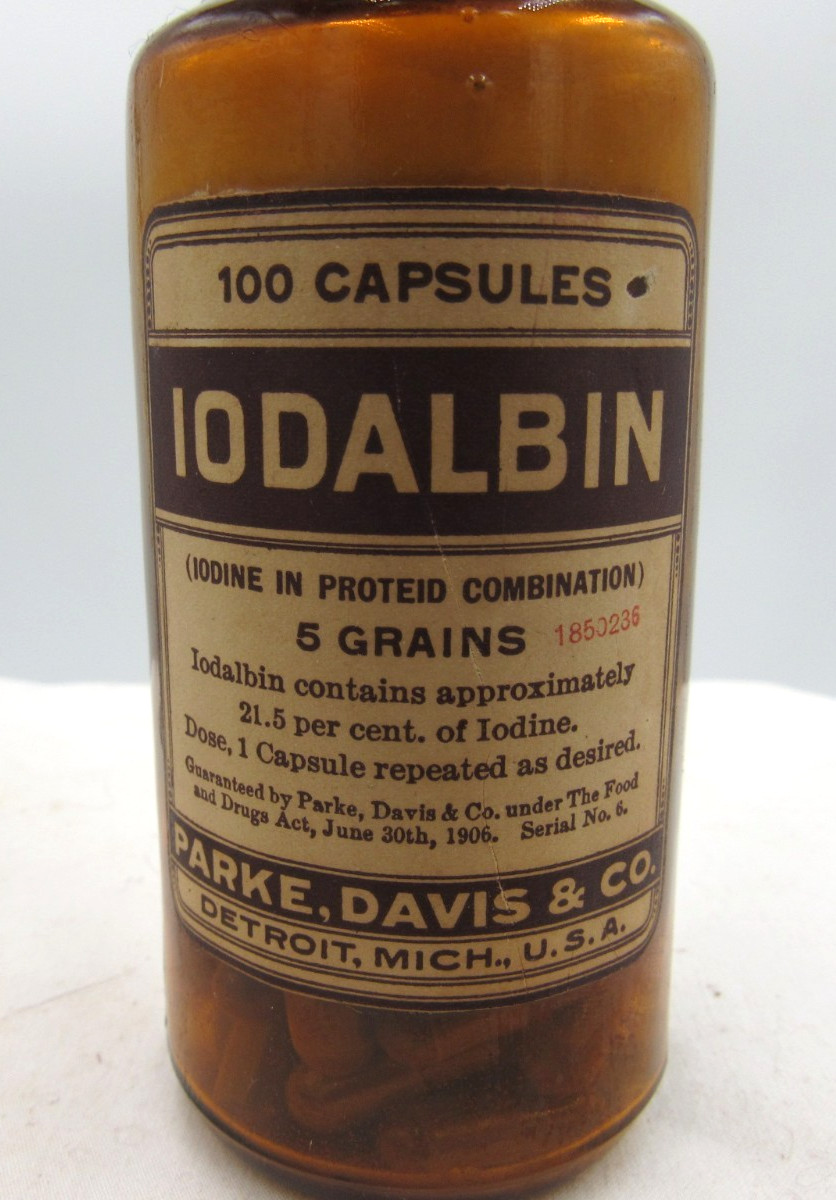 BW – 1890’s Parke, Davis & CO IODALBIN Detroit Mich 5 ” Medicine bottle
