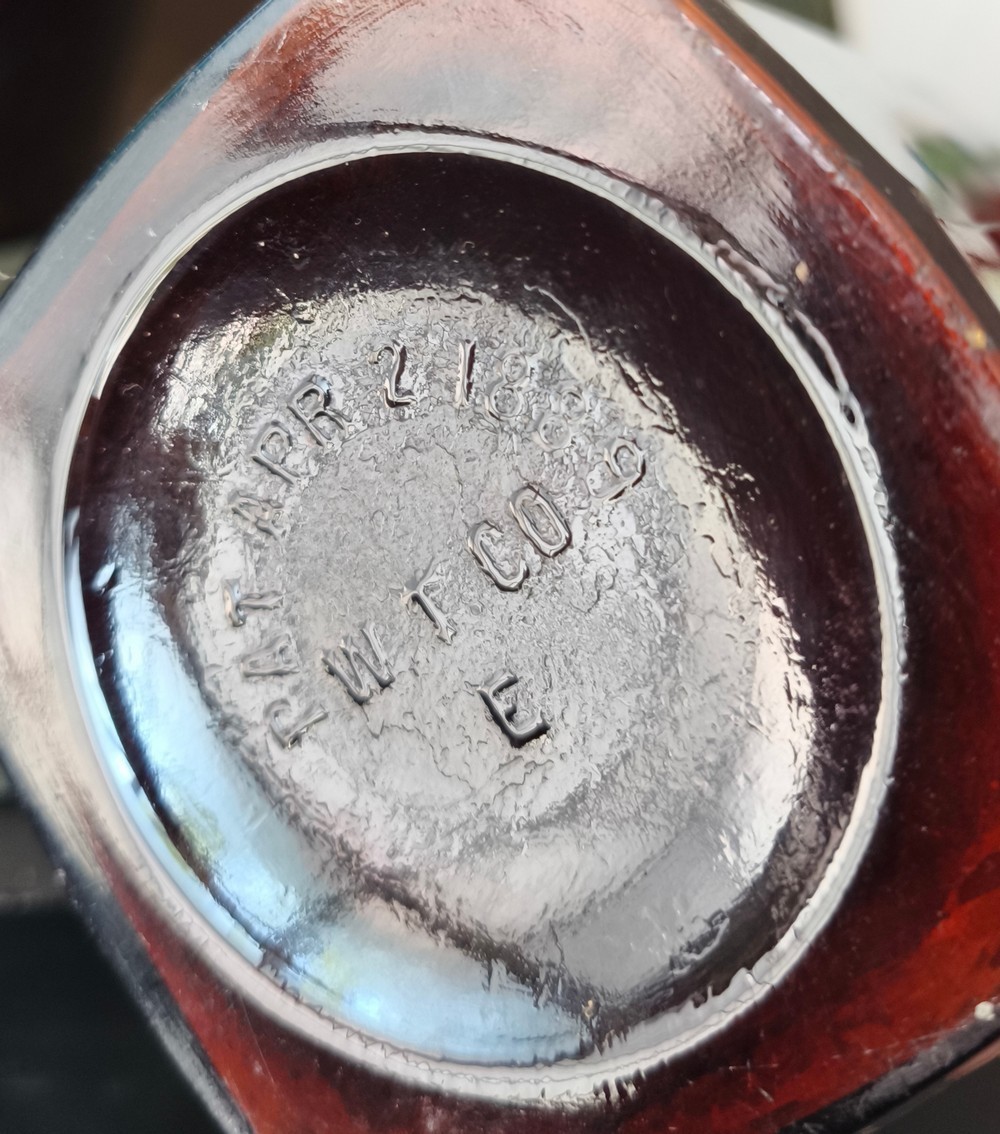 A LOT OF FOUR WT&CO AMBER PHARMACY BOTTLES! GLASS LABEL