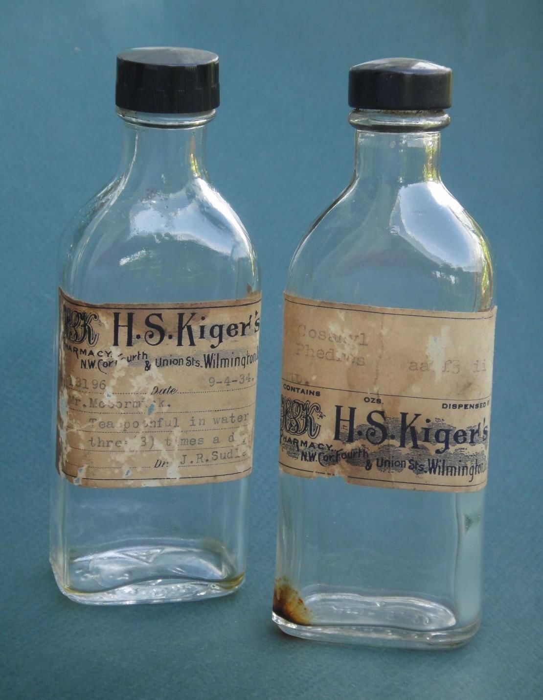 LOT 1934 antique 2 KIGER’S PHARMACEUTICAL MEDICINE BOTTLES wilmington de quack