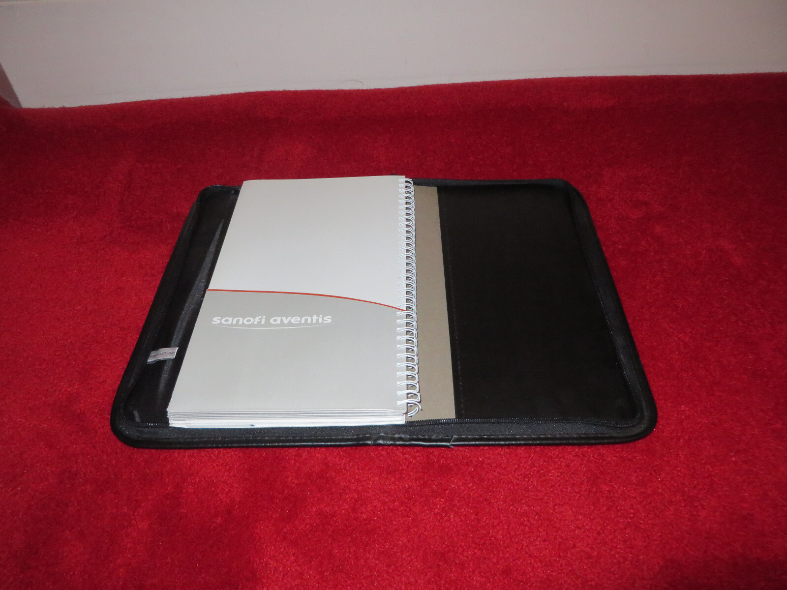 Vintage Sanofi Aventis Pharmaceutical Portfolio / Binder with Treatment Planner