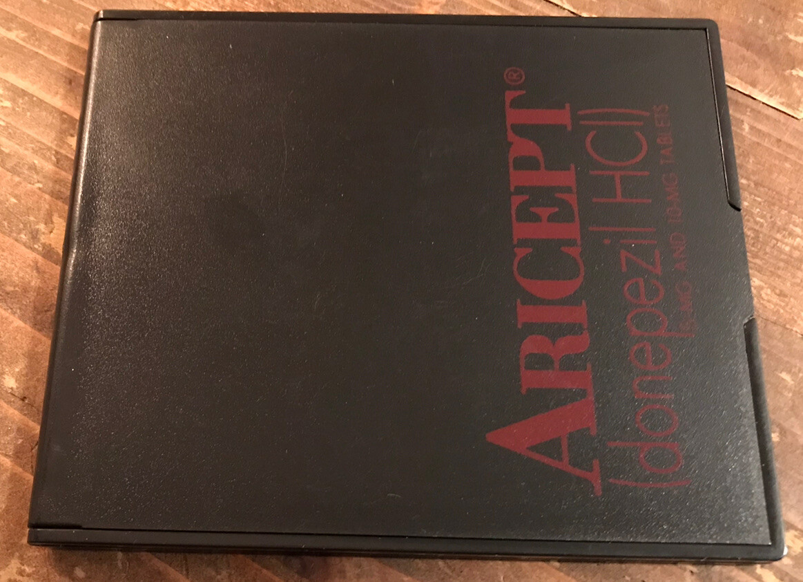 ARICEPT Pharmaceutical Drug Rep FOLD OUT POCKET MIRROR 4.25” x 3-5/8” x 1/4”