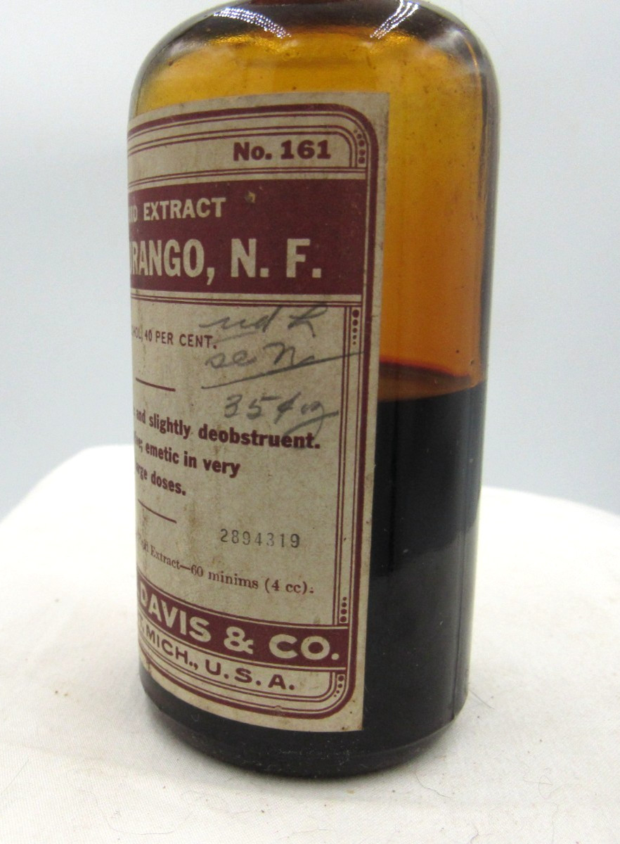 BW – 1920’s Parke, Davis & CO Condurango Detroit Mich 4 7/8 ” Medicine bottle