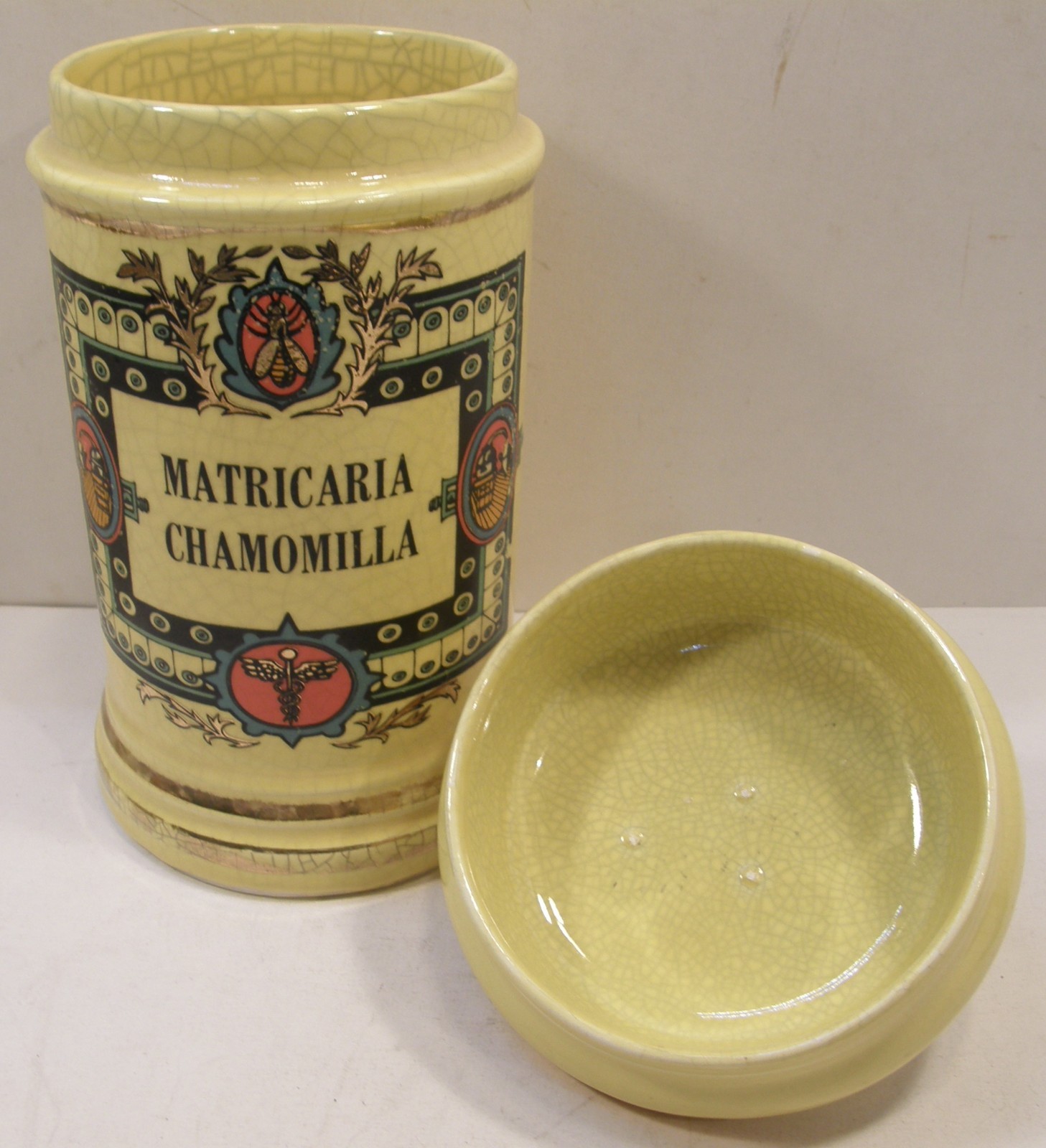 VINTAGE CERAMIC POTTERY APOTHECARY JAR W/LID MATRICARIA CHAMOMILLA PHARMACY