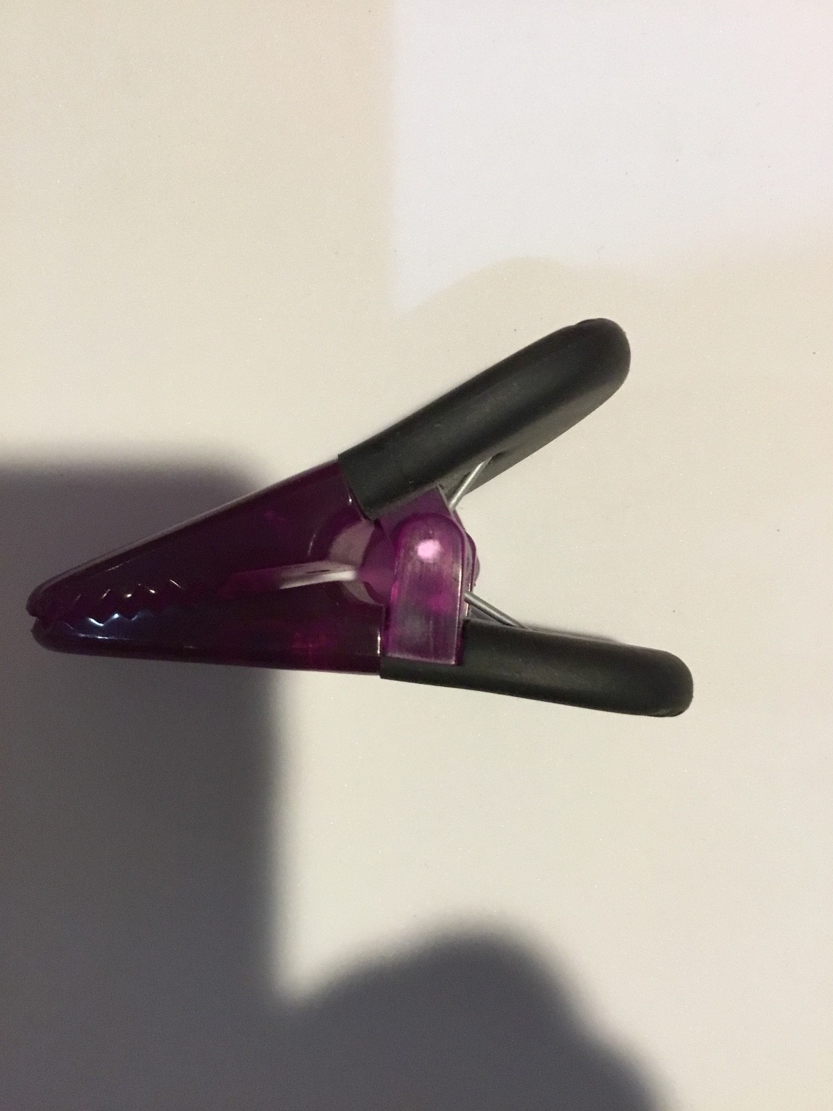 VERY RARE TARKA/MAVIK (TRANDOLAPRIL) DRUG REP MAGNETIC CLIP