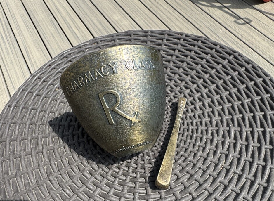 MORTAR & PESTLE – PHARMACY CLASS RX OF 1980 Brass Bronze SECUNDUM ARTEM