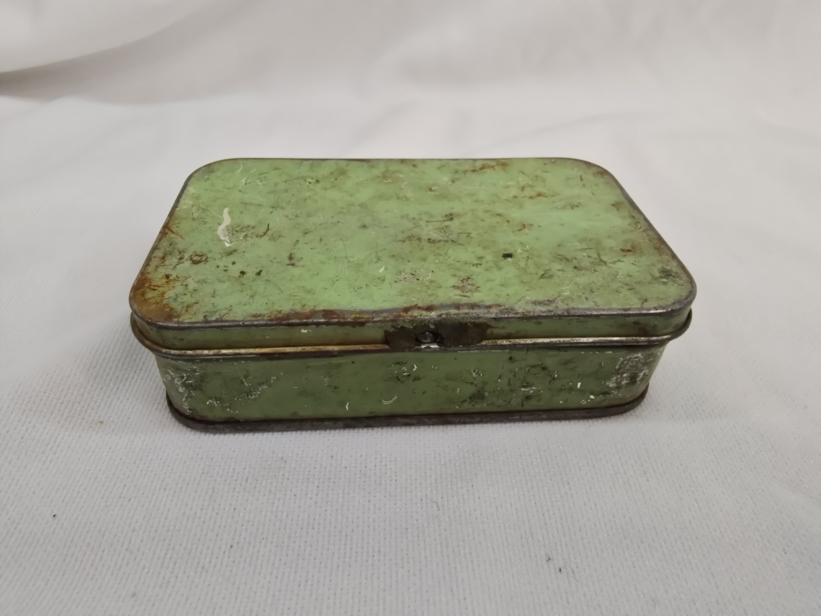 Antique 1930’s Bullard First Aid Pocket Packet Tin Kit W/ Bandages Gauze