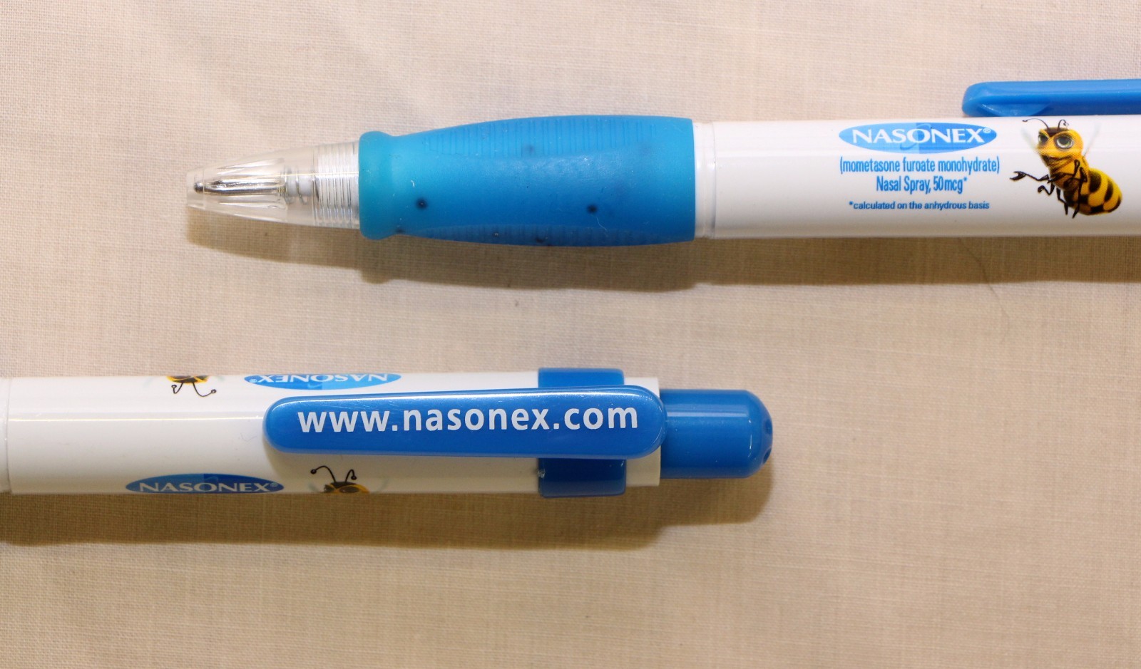 Drug Rep Pens Pharmaceutical Plastic Blue and White Unique New in Sleeve
